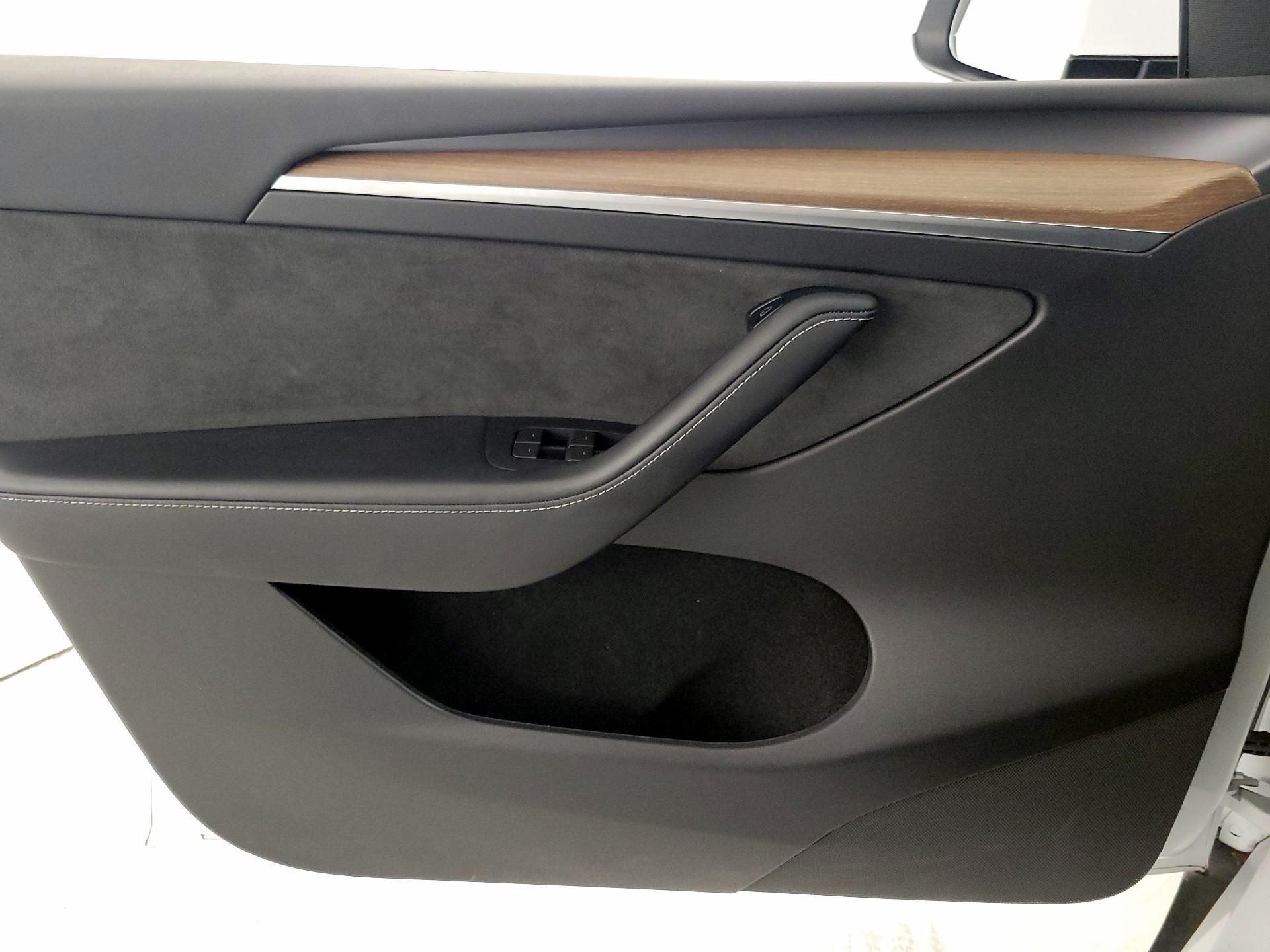 Thumbnail: 2023 Tesla Model Y - 12