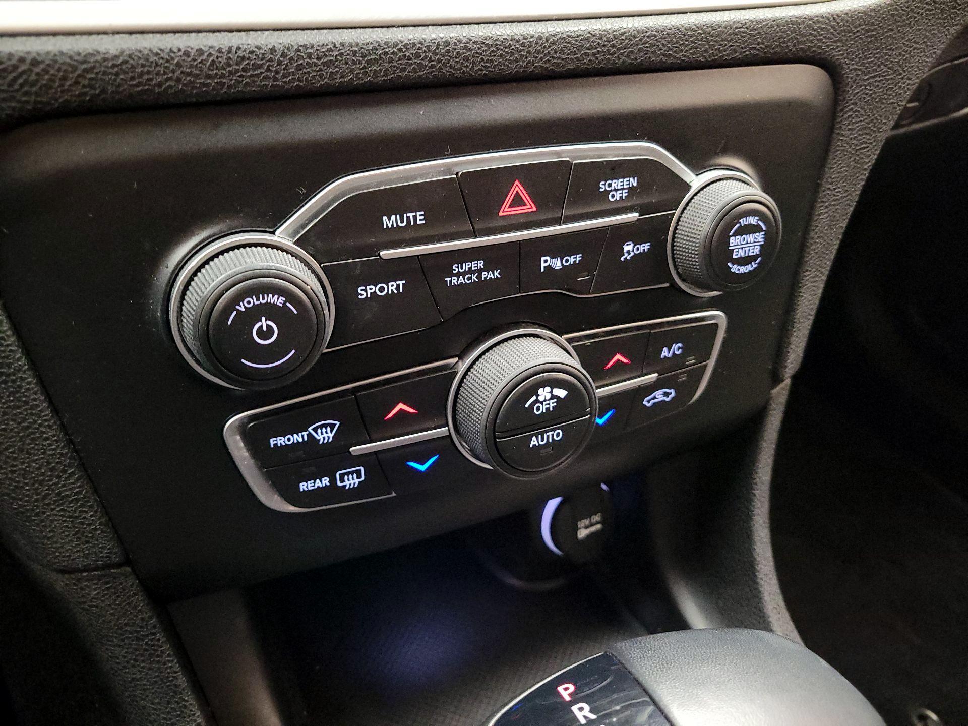 Thumbnail: 2022 Dodge Charger - 16