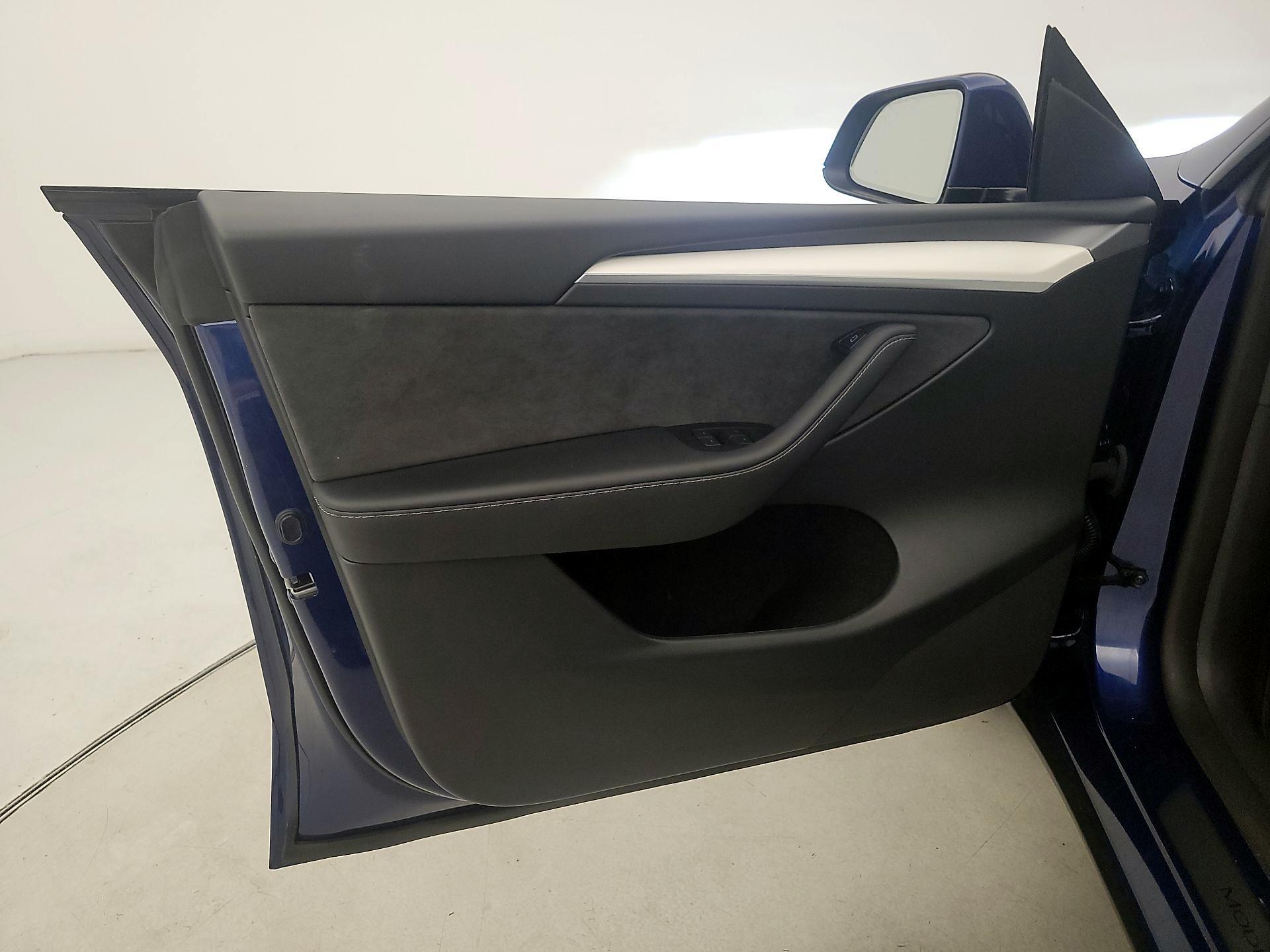 Thumbnail: 2024 Tesla Model Y - 12