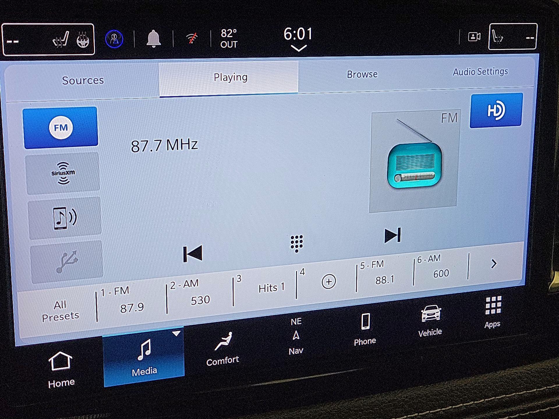 Thumbnail: 2021 Chrysler Pacifica - 16