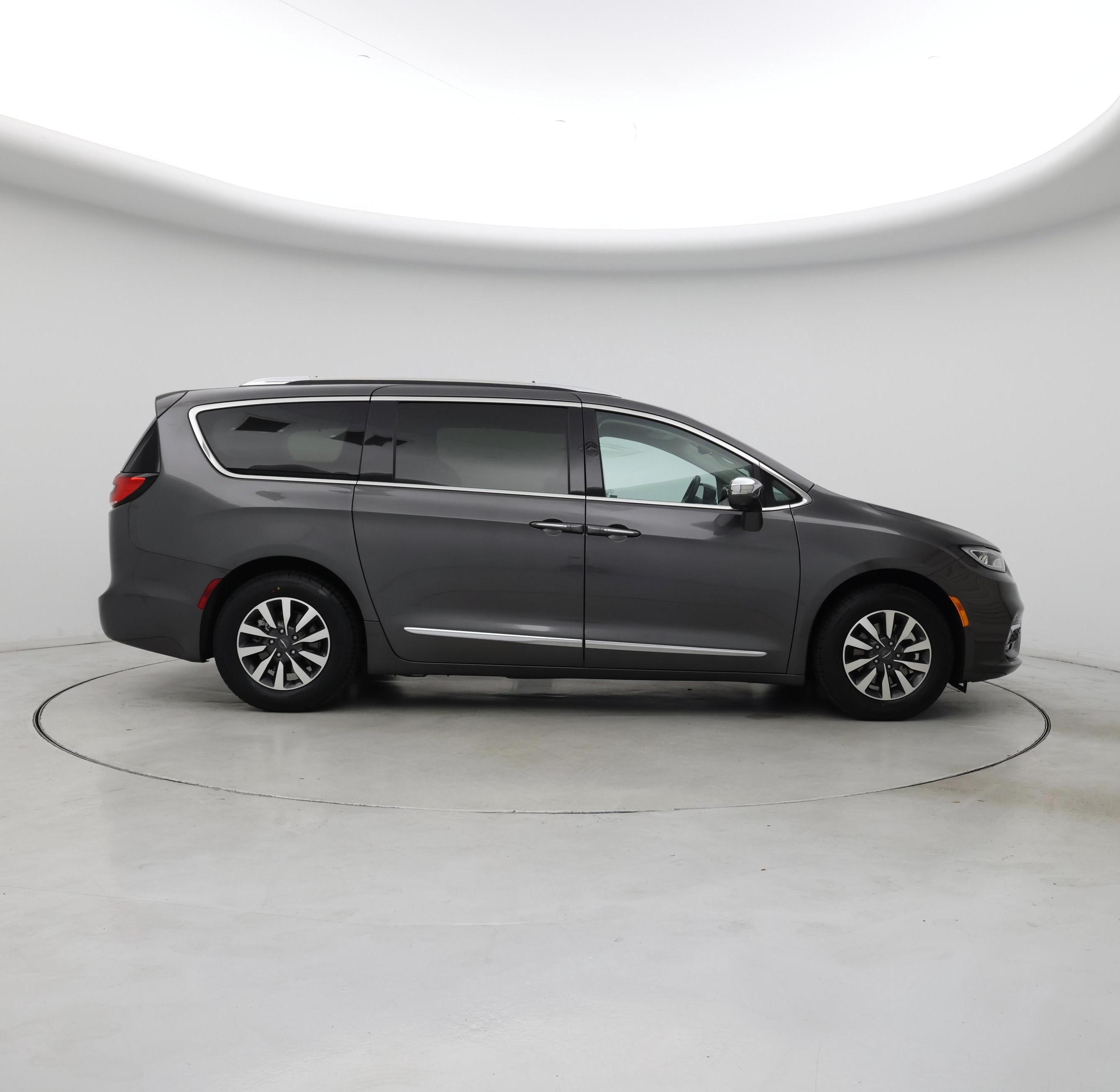Thumbnail: 2021 Chrysler Pacifica - 7