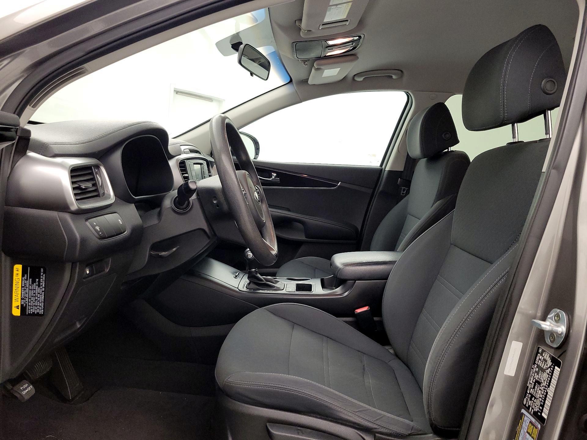 Thumbnail: 2017 Kia Sorento - 11