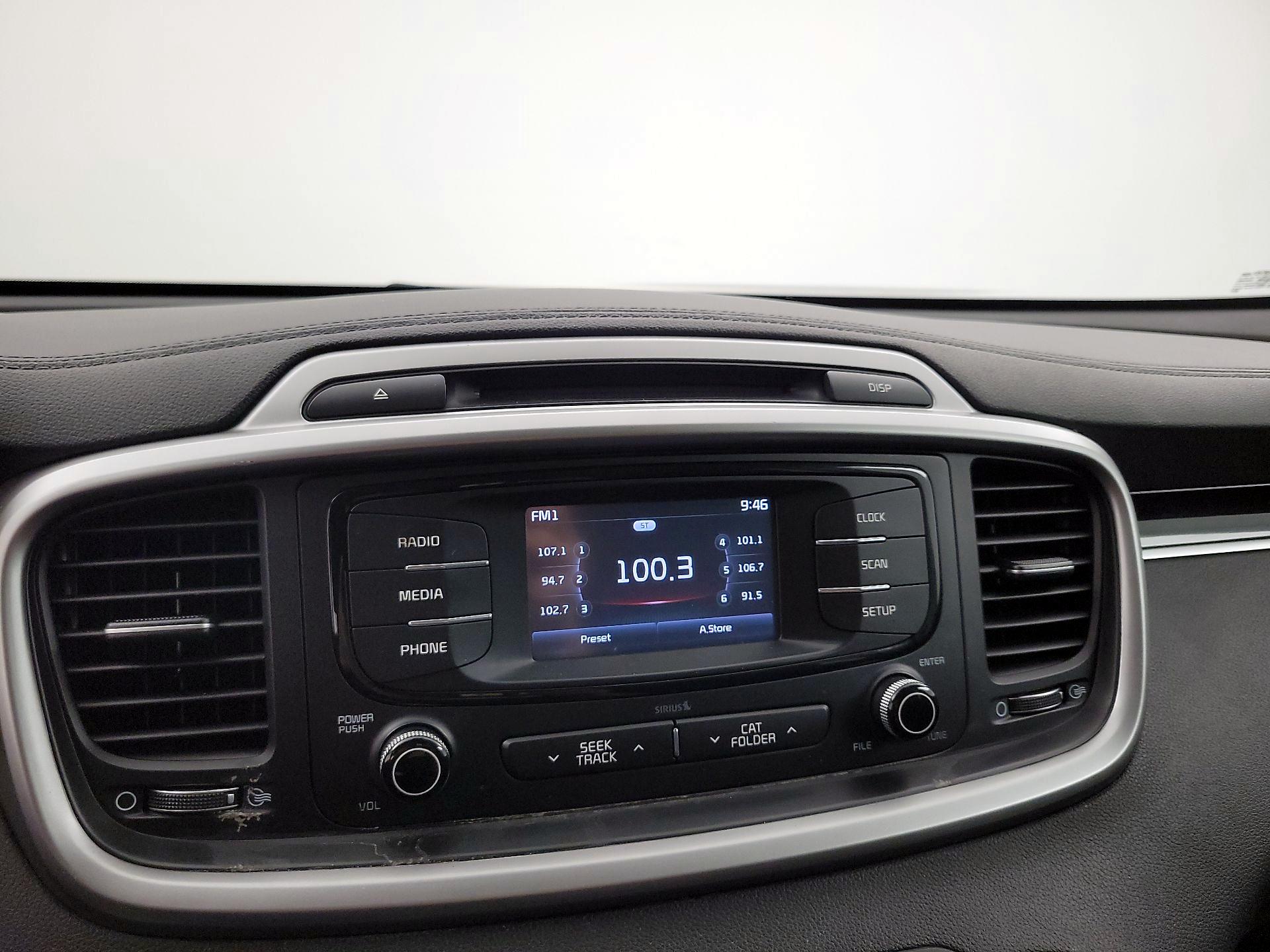 Thumbnail: 2017 Kia Sorento - 15