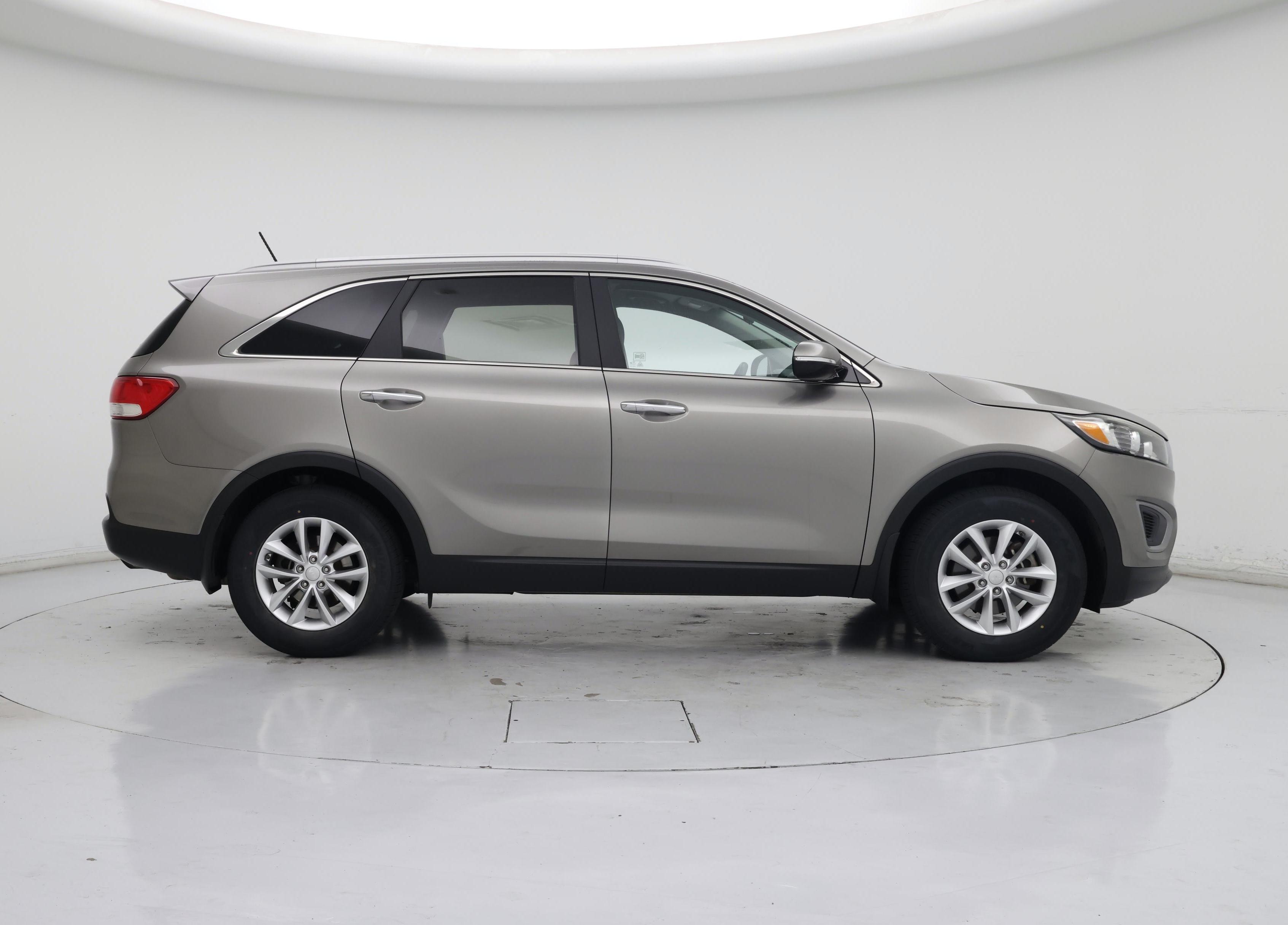 Thumbnail: 2017 Kia Sorento - 7