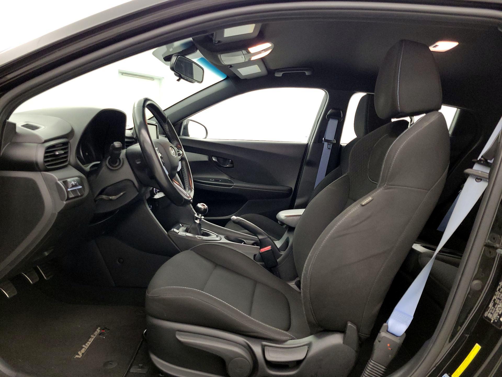 Thumbnail: 2019 Hyundai Veloster - 11