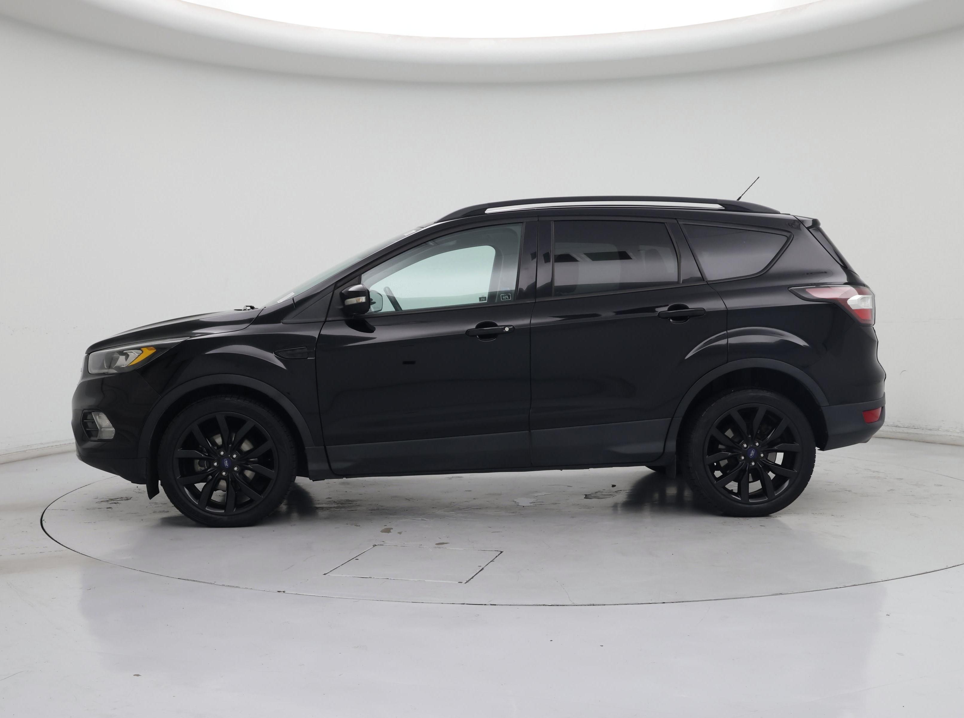 Thumbnail: 2017 Ford Escape - 3
