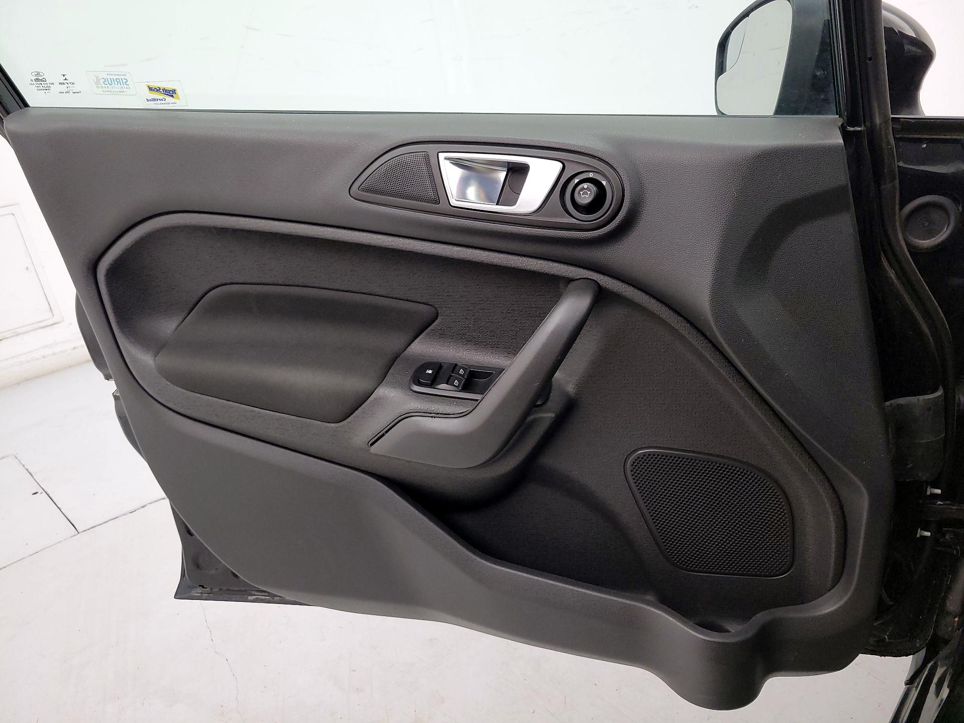 Thumbnail: 2014 Ford Fiesta - 12