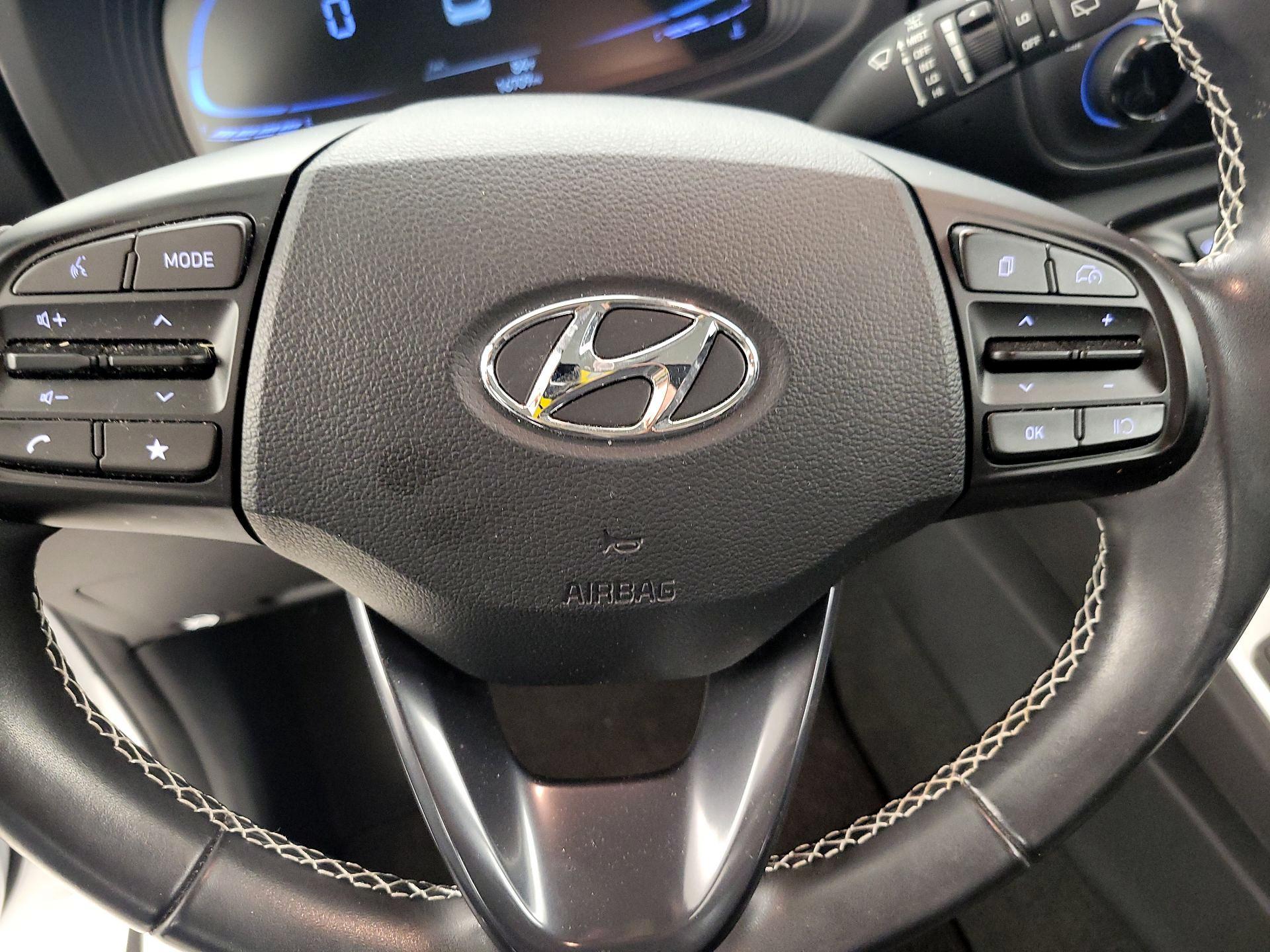 Thumbnail: 2023 Hyundai Venue - 10