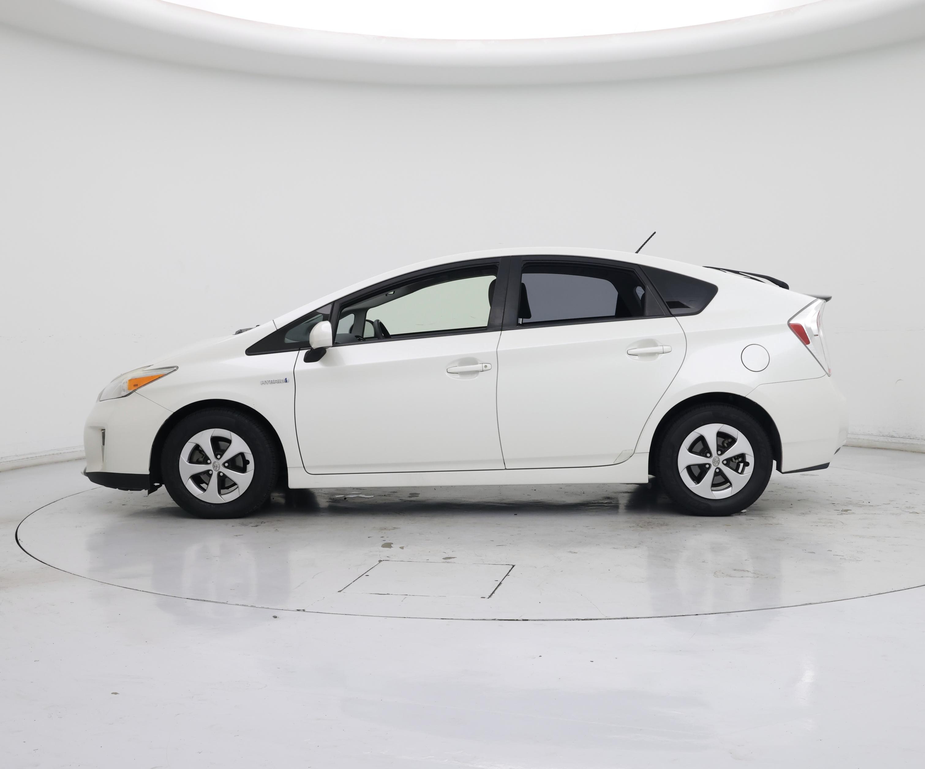 Thumbnail: 2015 Toyota Prius - 3