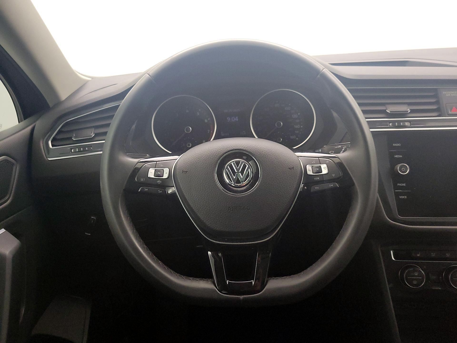 Thumbnail: 2020 Volkswagen Tiguan - 10