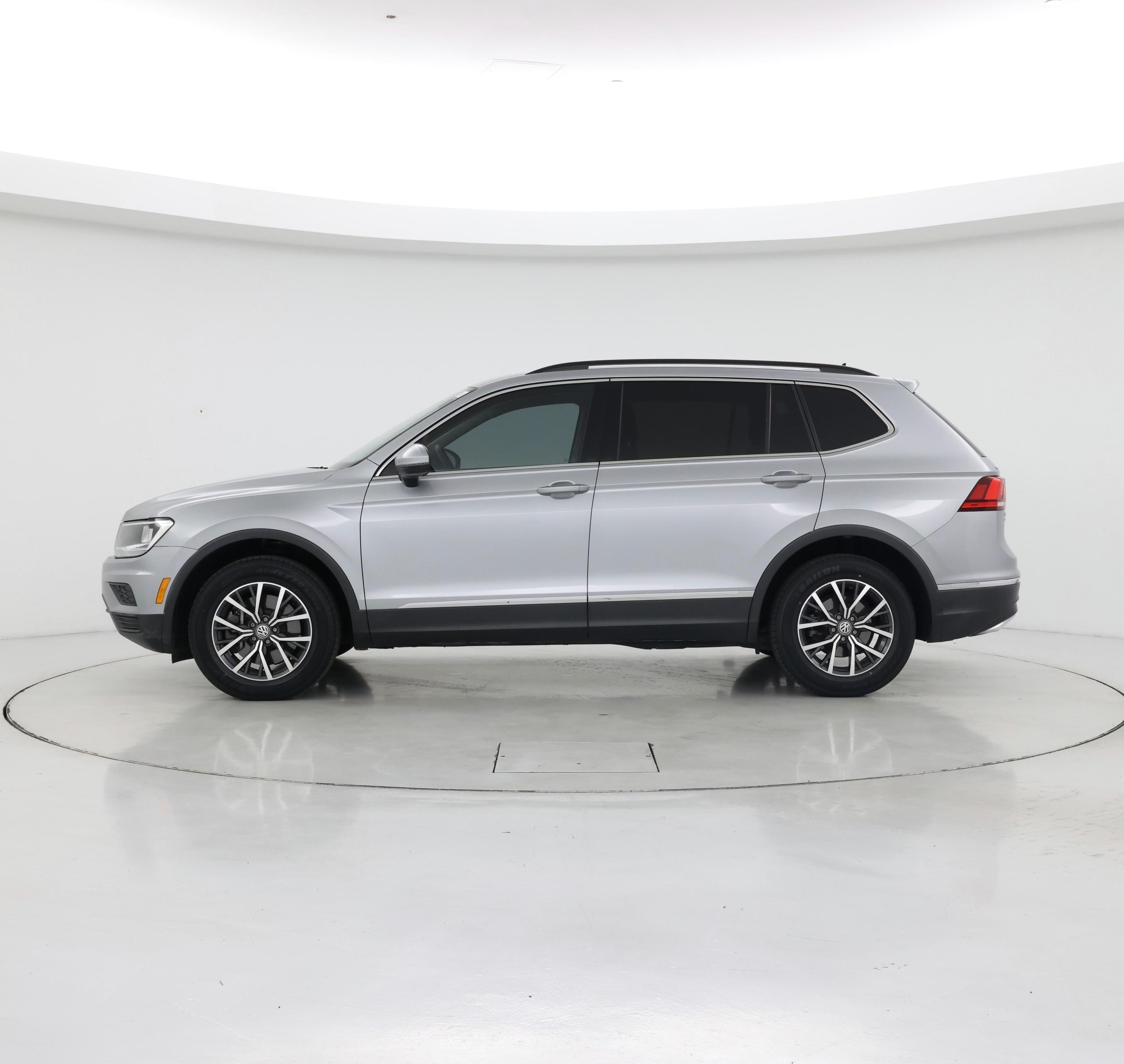Thumbnail: 2020 Volkswagen Tiguan - 3