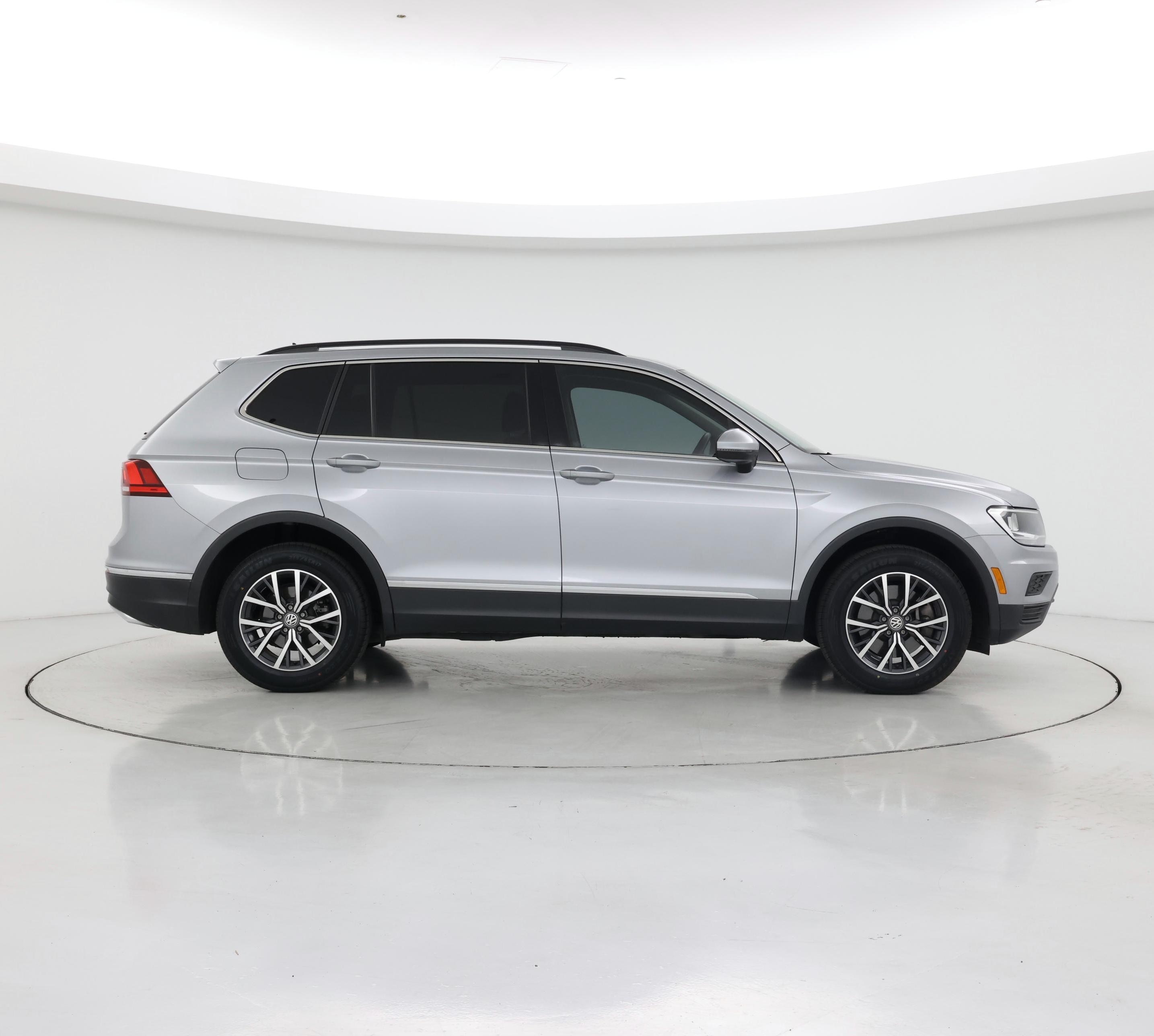 Thumbnail: 2020 Volkswagen Tiguan - 7