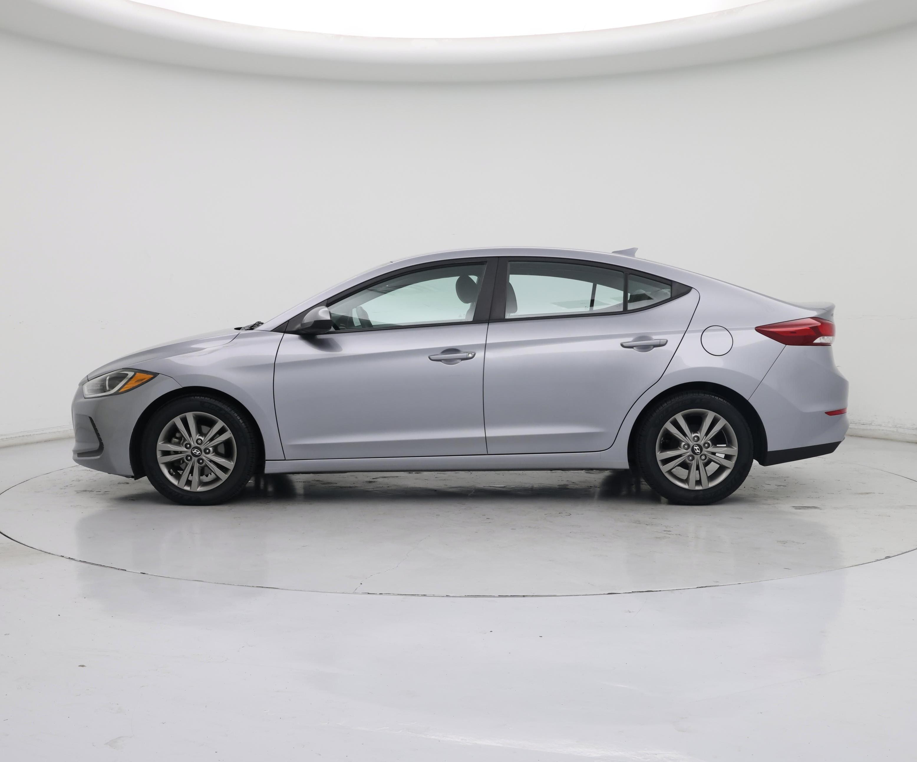 Thumbnail: 2017 Hyundai Elantra - 3