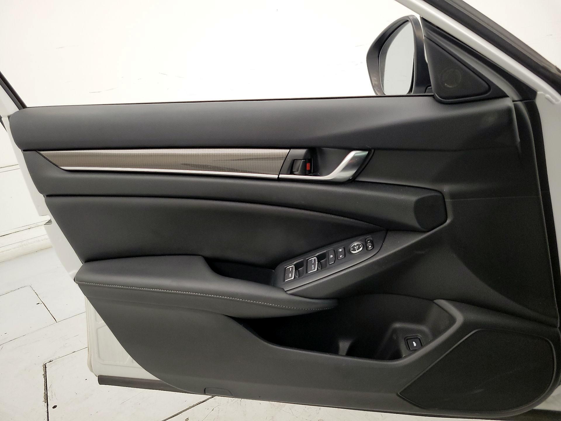 Thumbnail: 2019 Honda Accord - 12