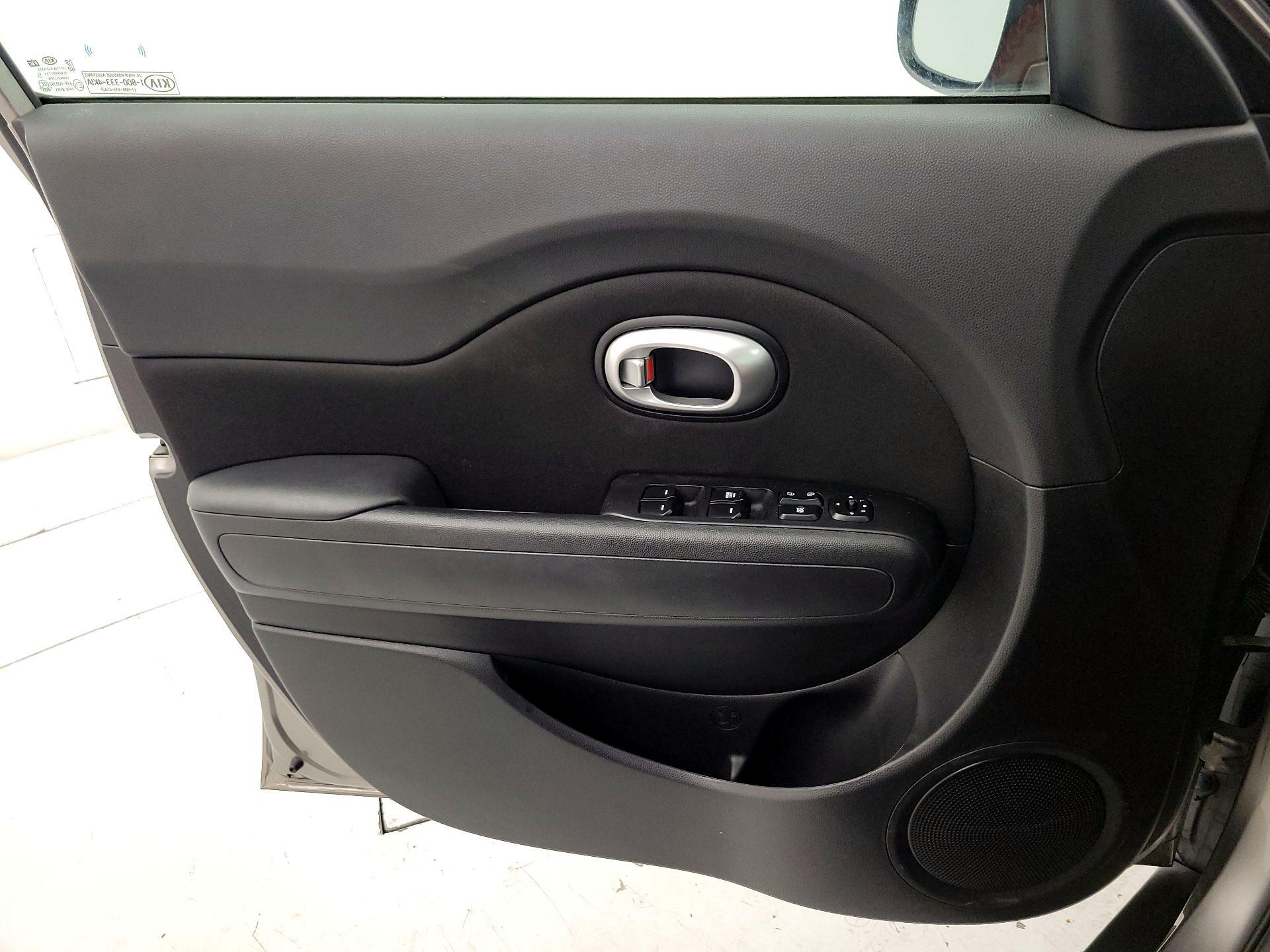Thumbnail: 2016 Kia Soul - 12