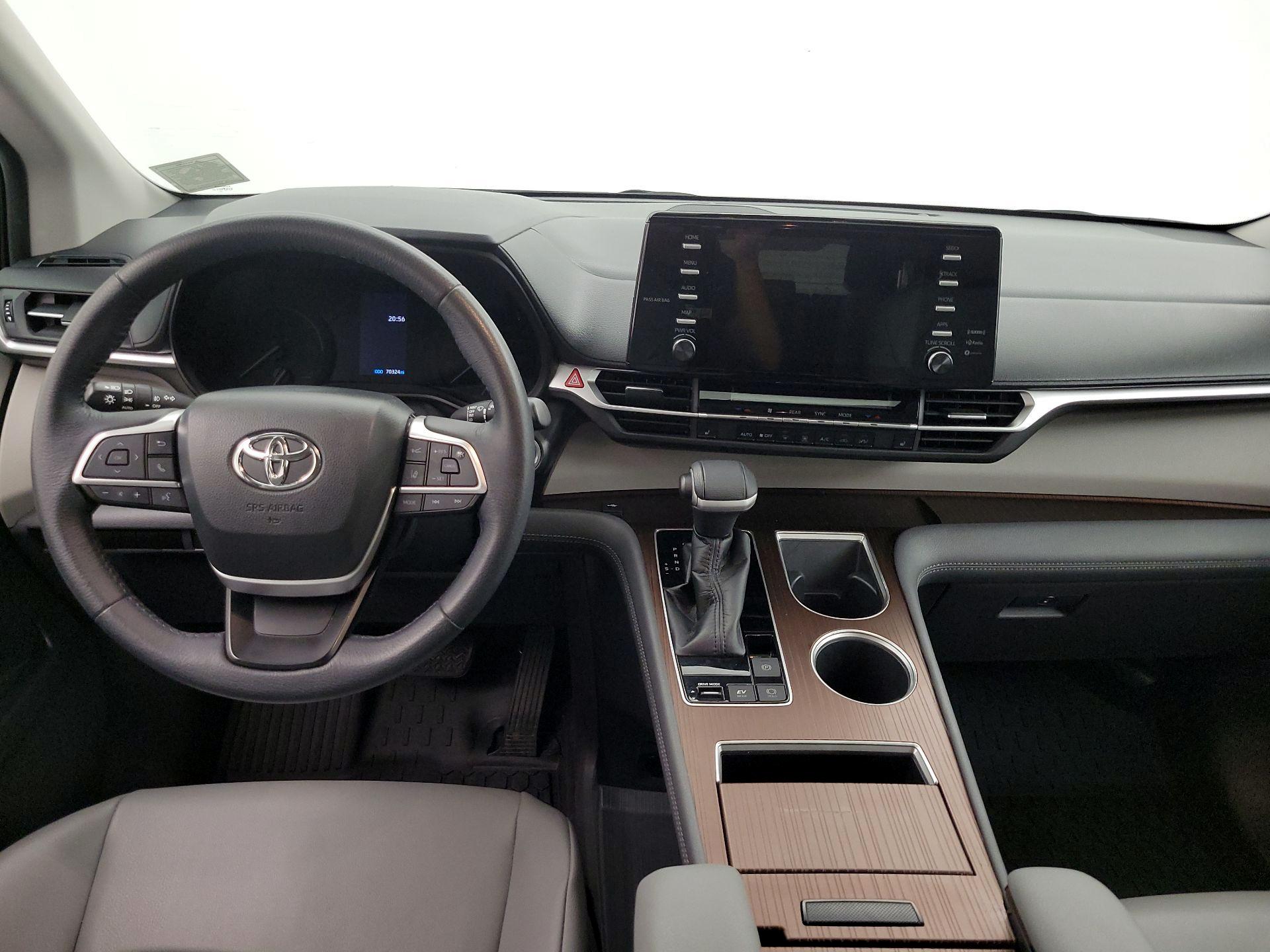 Thumbnail: 2021 Toyota Sienna - 9