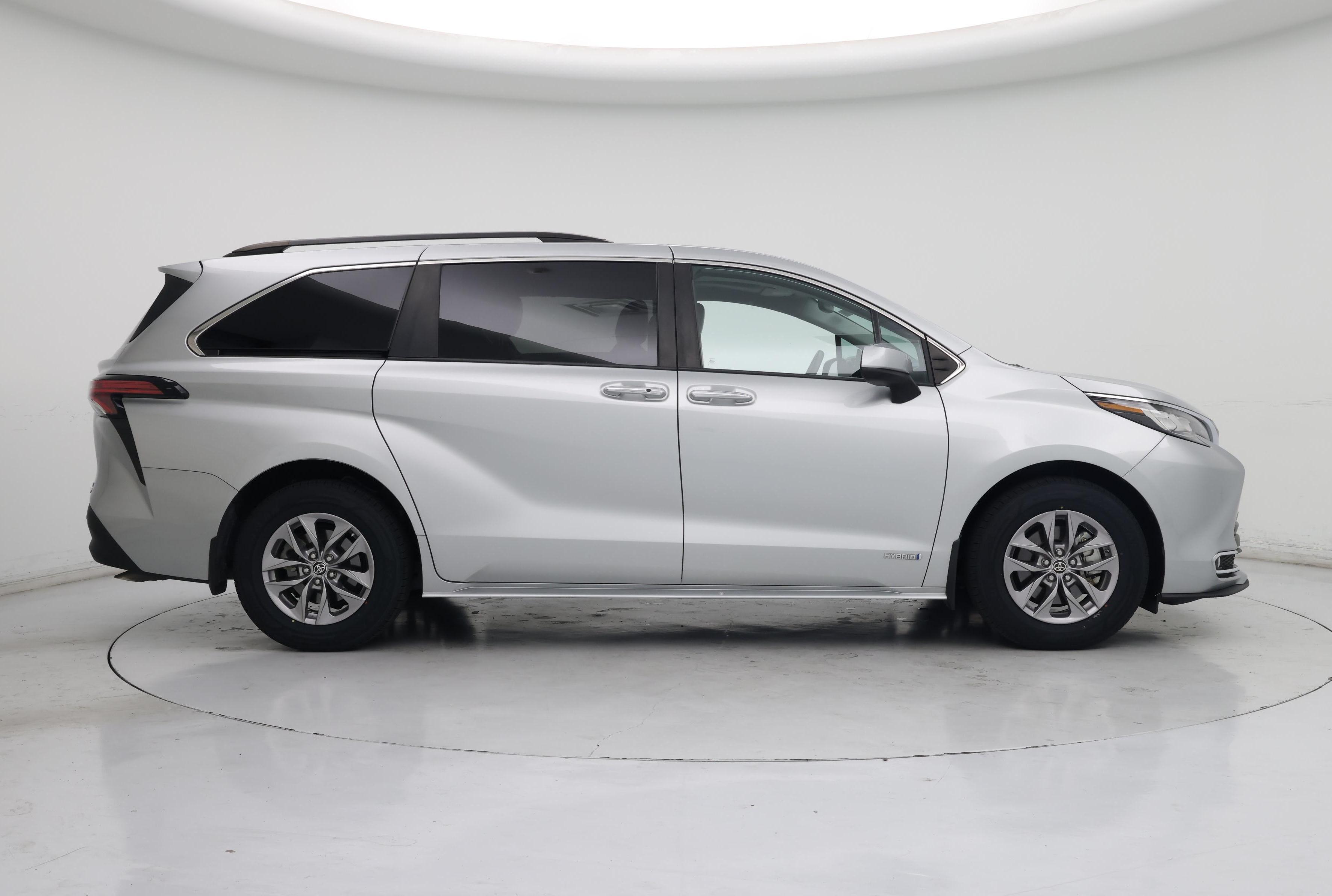 Thumbnail: 2021 Toyota Sienna - 7