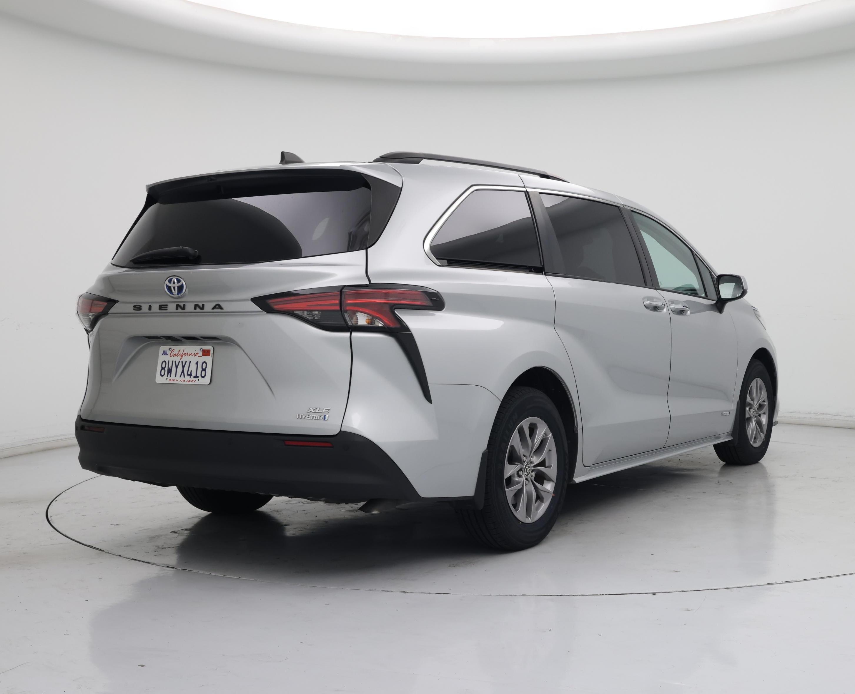 Thumbnail: 2021 Toyota Sienna - 8