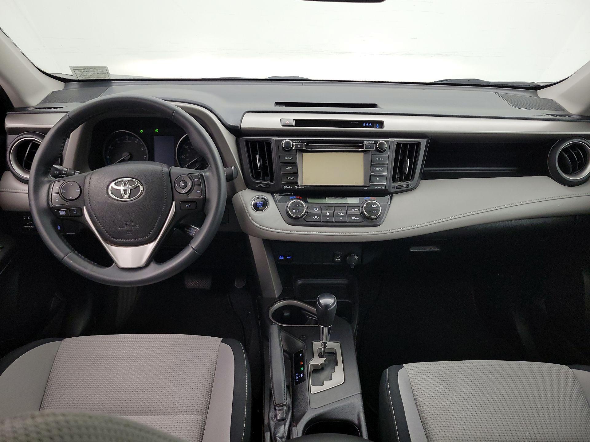 Thumbnail: 2018 Toyota RAV4 - 9