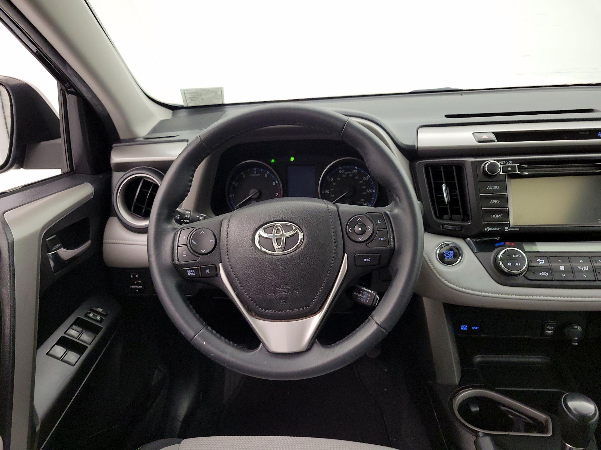 Thumbnail: 2018 Toyota RAV4 - 10