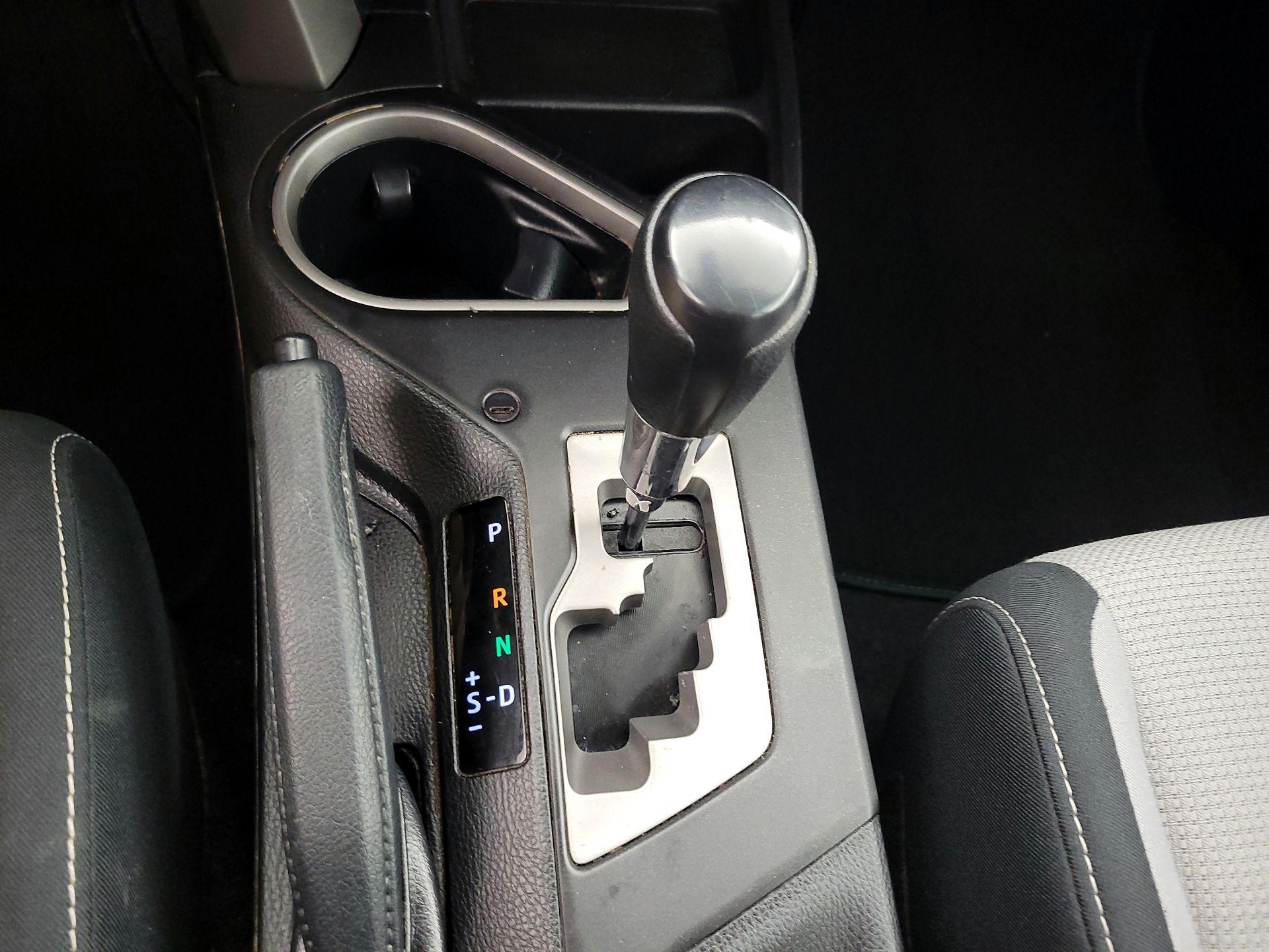 Thumbnail: 2018 Toyota RAV4 - 17