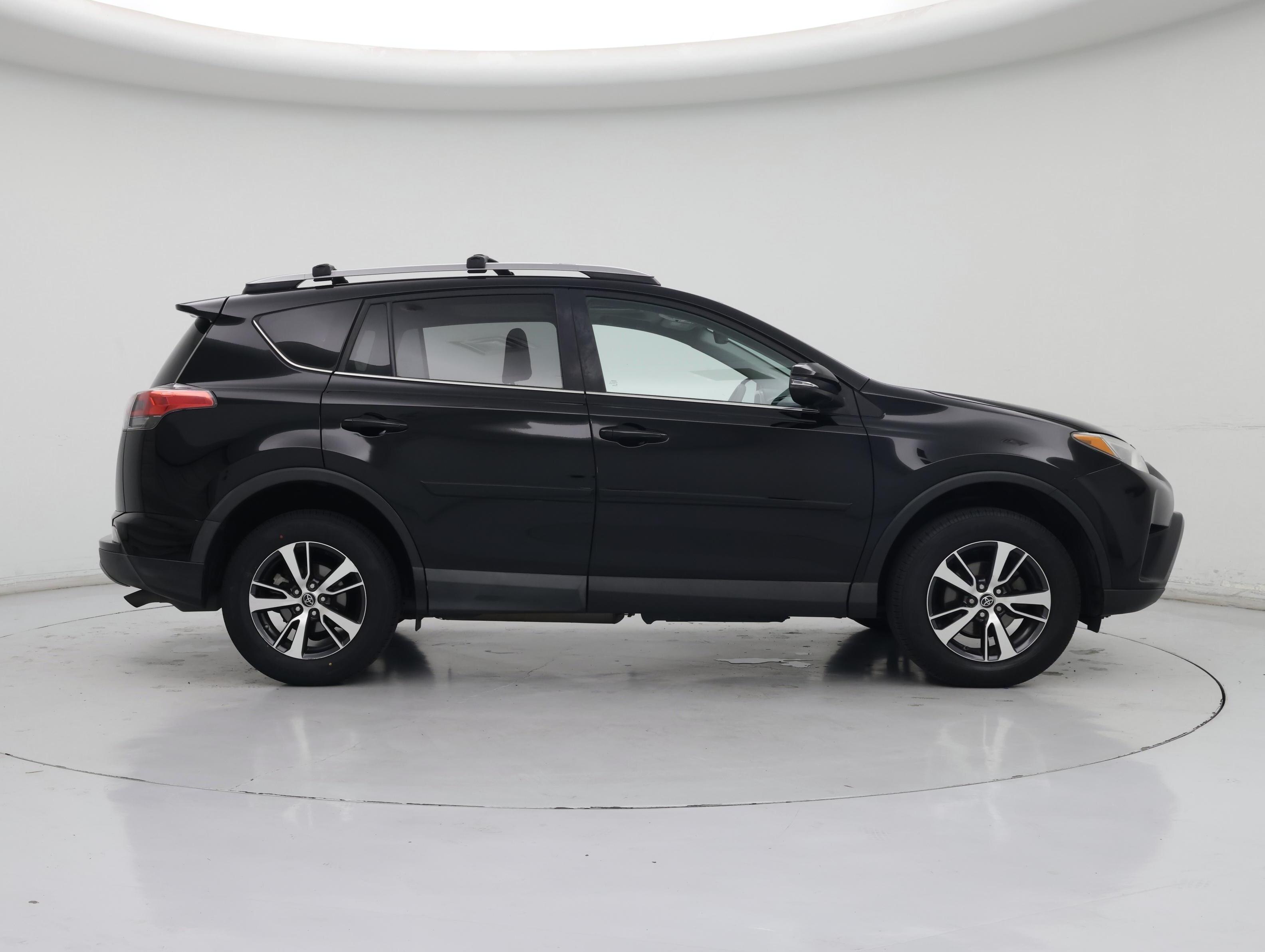 Thumbnail: 2018 Toyota RAV4 - 7