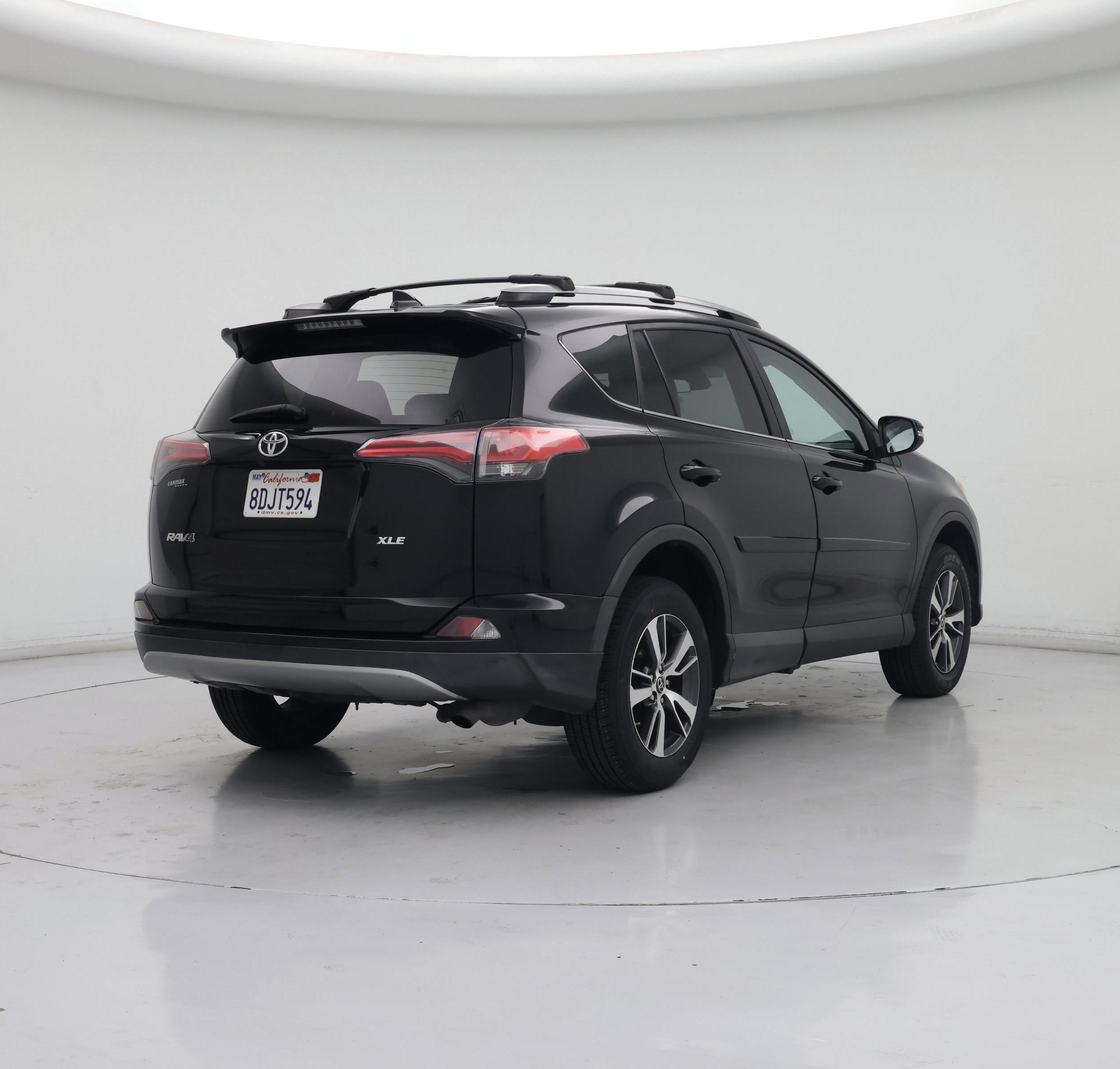 Thumbnail: 2018 Toyota RAV4 - 8