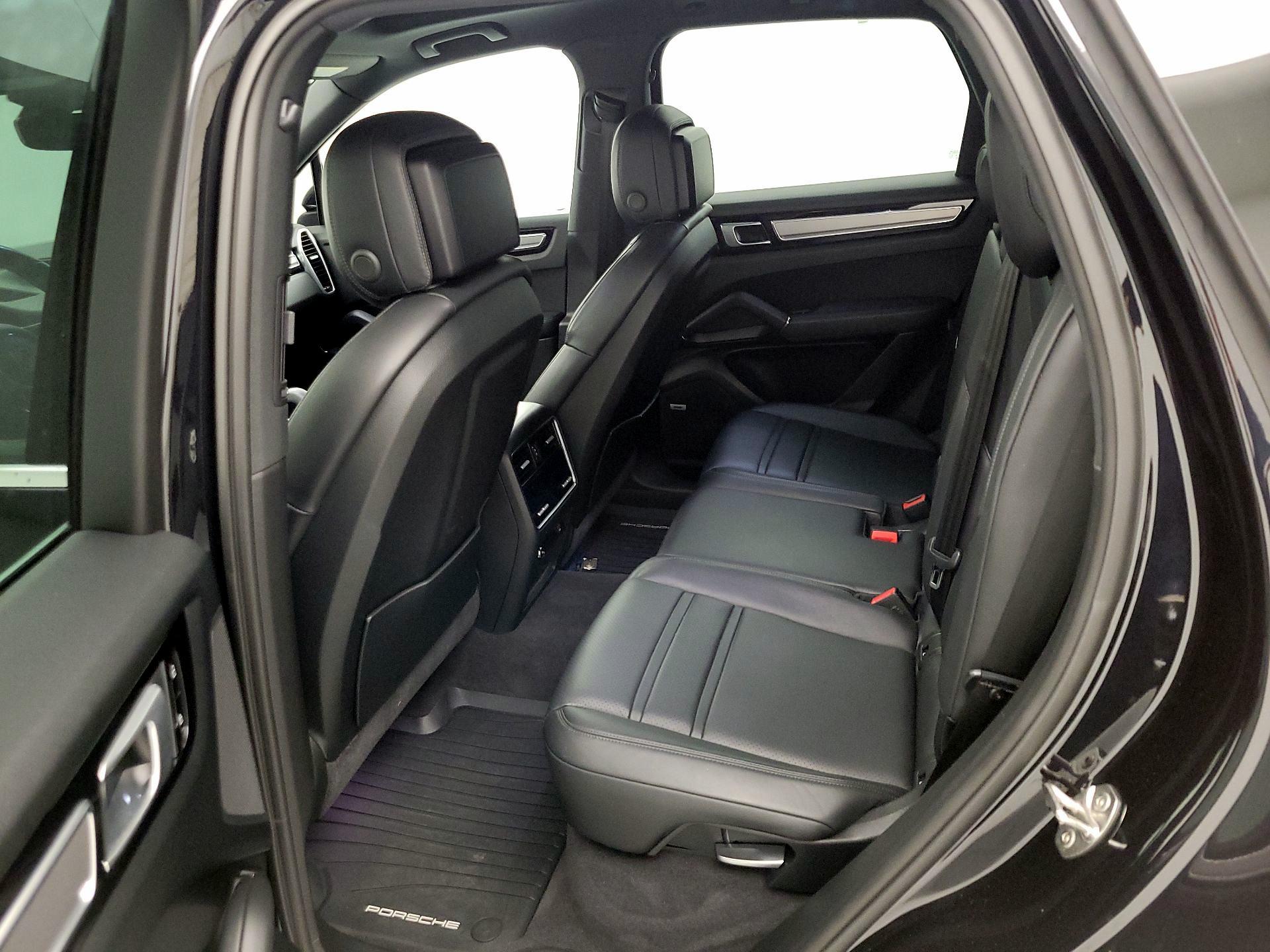 Thumbnail: 2019 Porsche Cayenne - 18