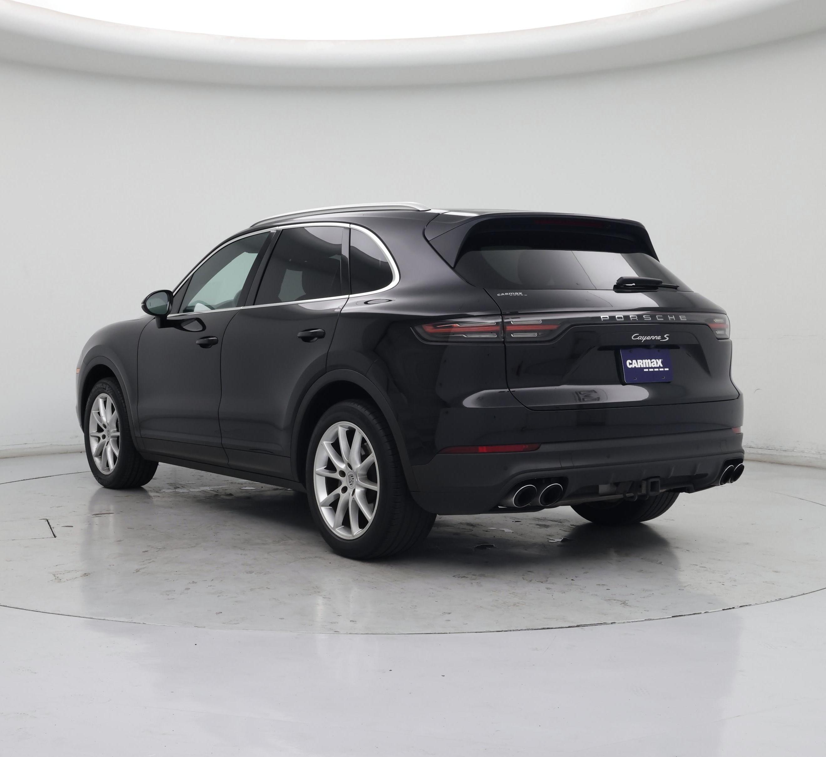 Thumbnail: 2019 Porsche Cayenne - 2