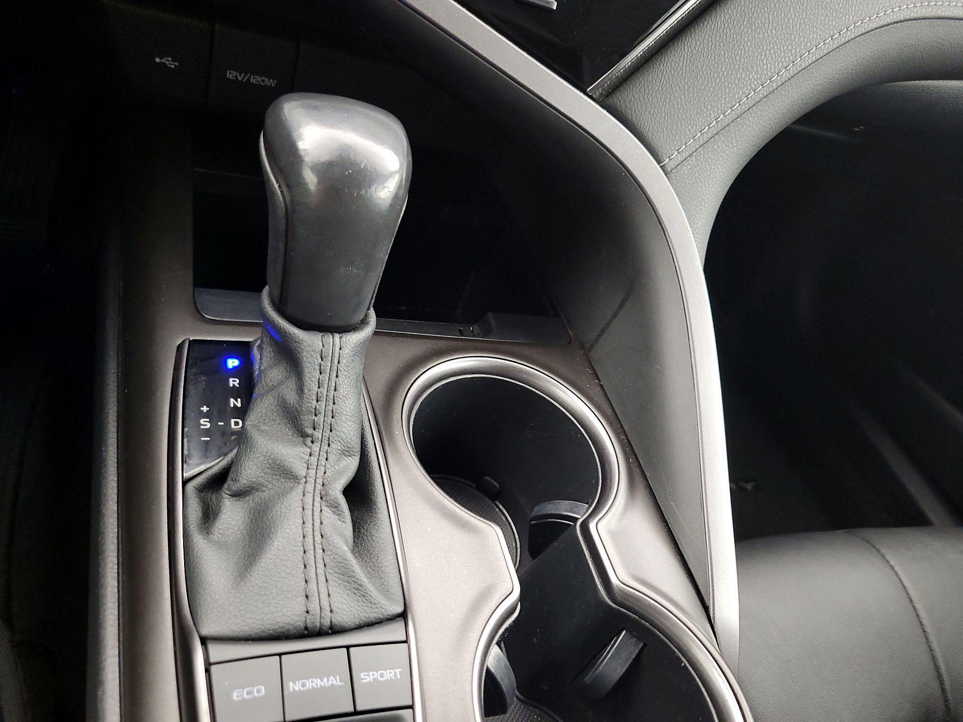 Thumbnail: 2021 Toyota Camry - 17