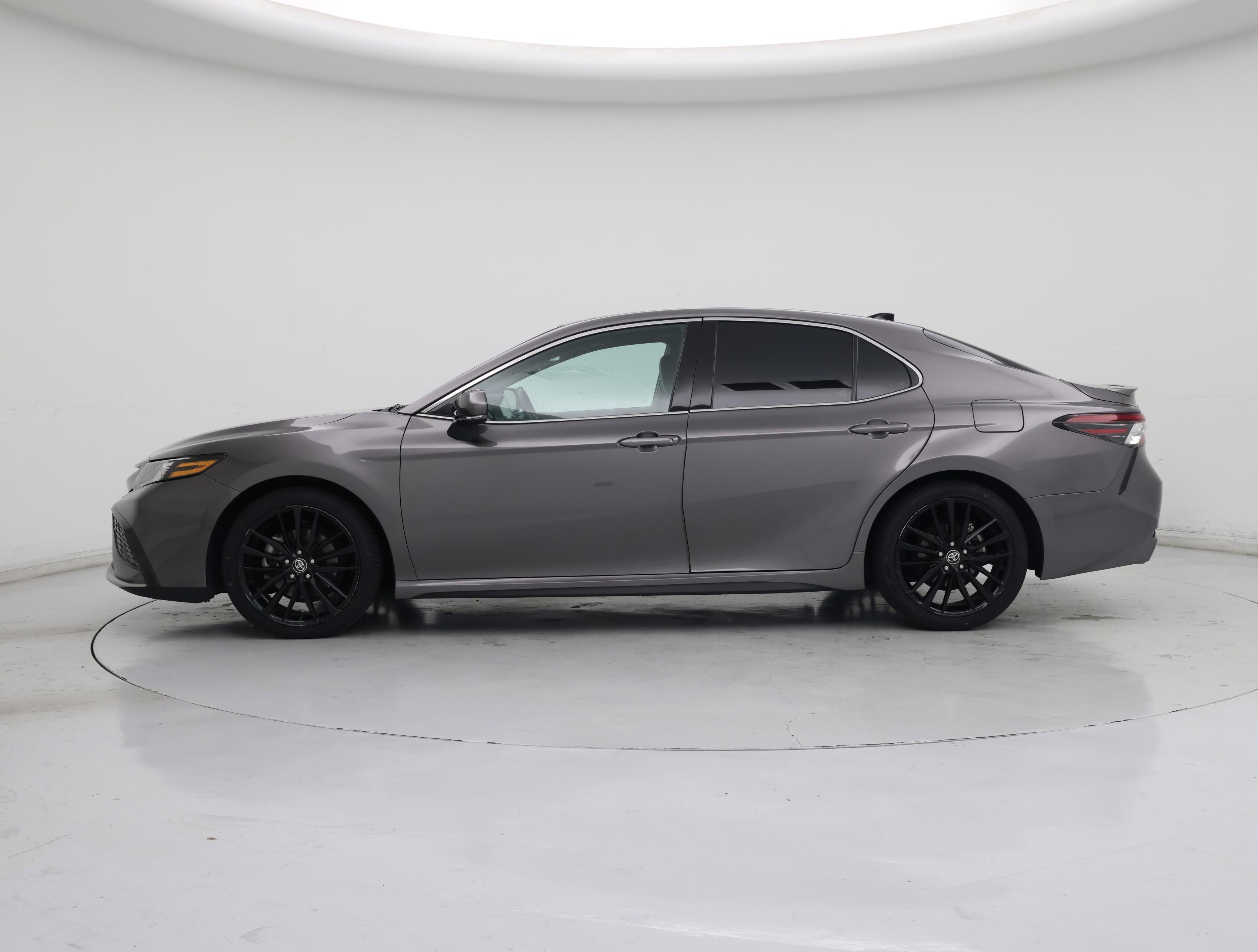 Thumbnail: 2021 Toyota Camry - 3
