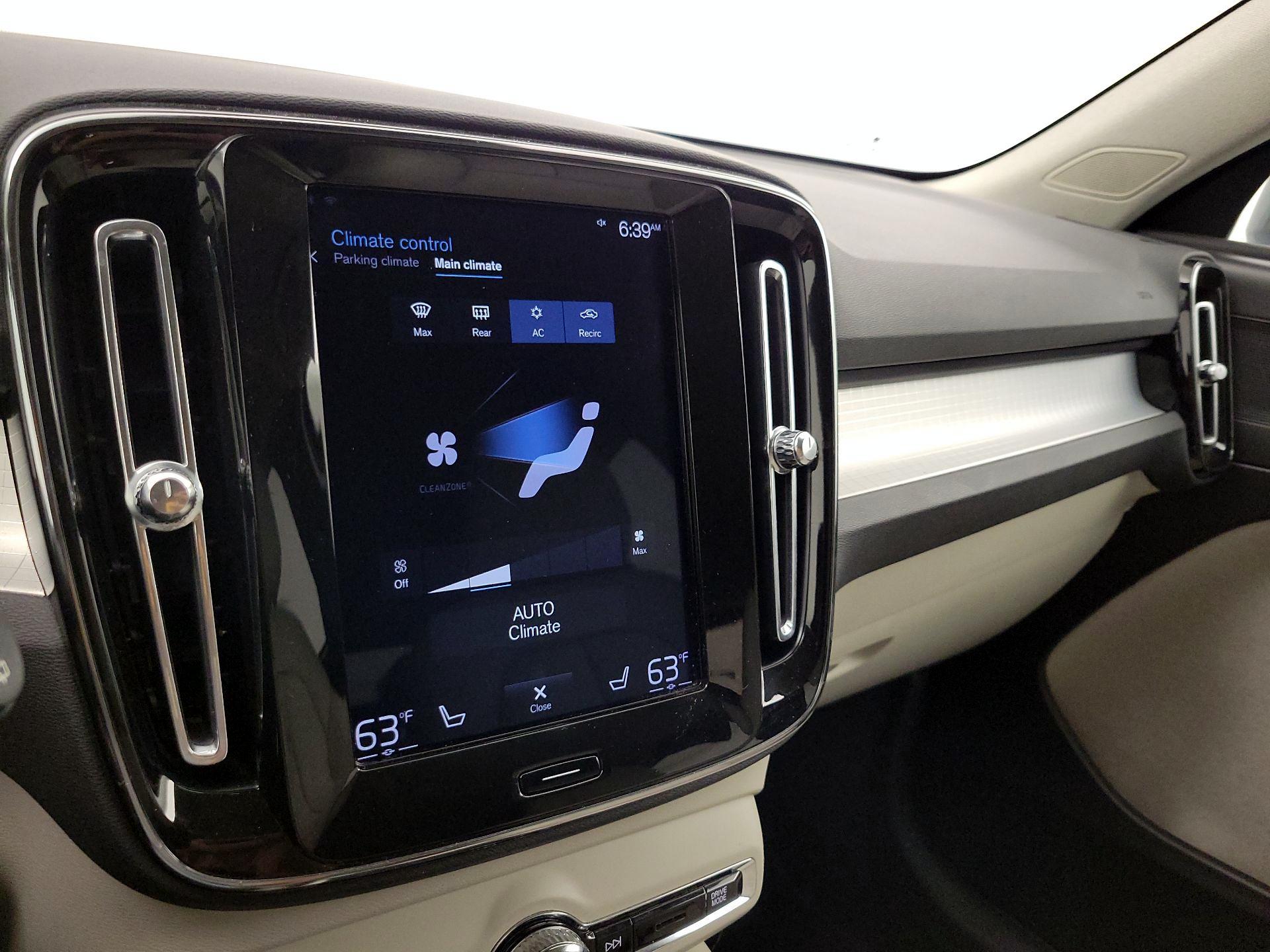 Thumbnail: 2019 Volvo XC40 - 15