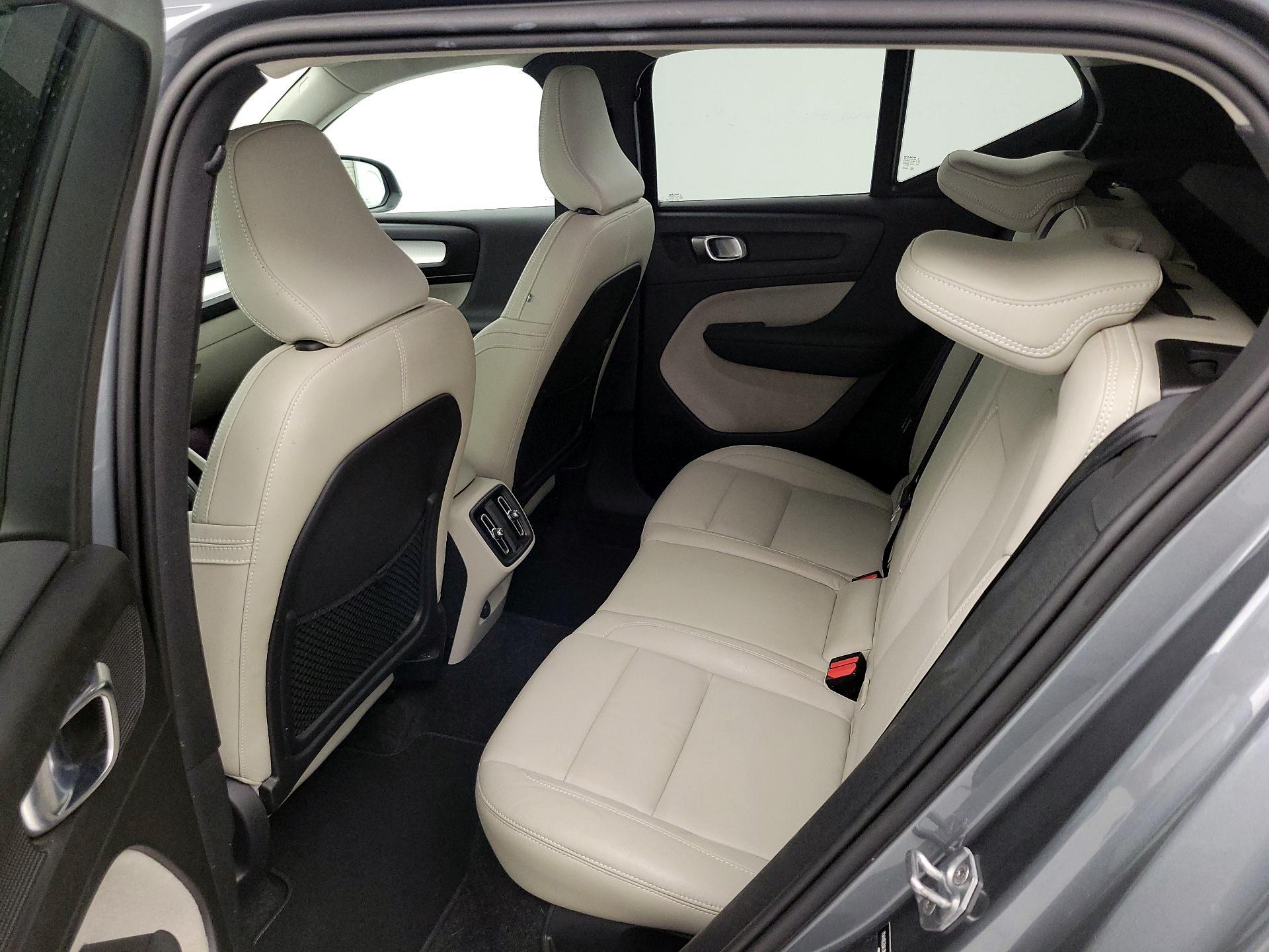 Thumbnail: 2019 Volvo XC40 - 17