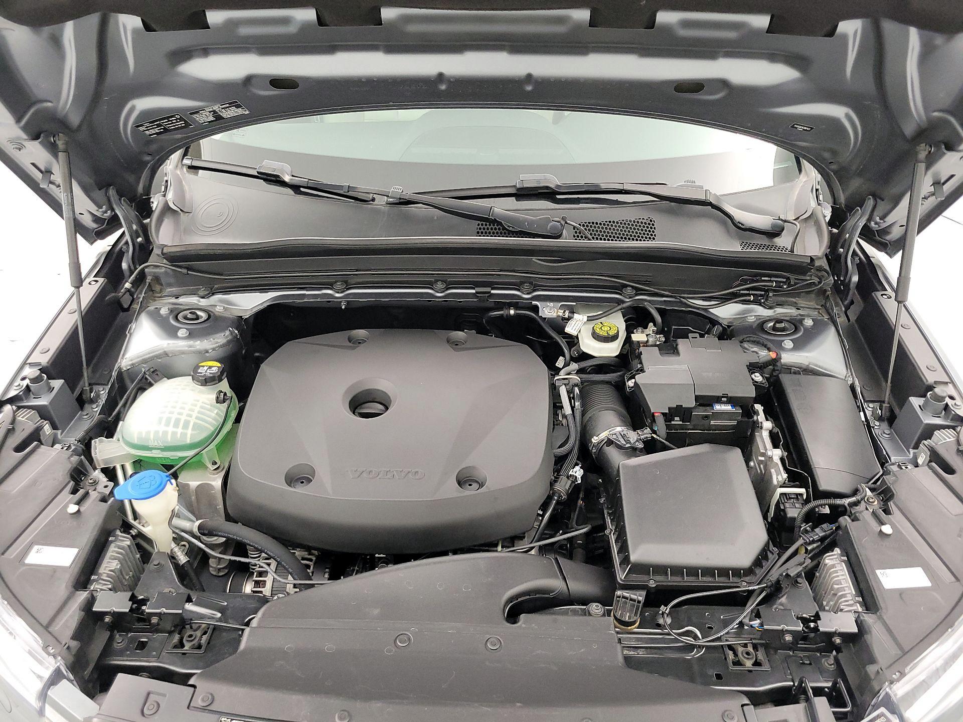 Thumbnail: 2019 Volvo XC40 - 19