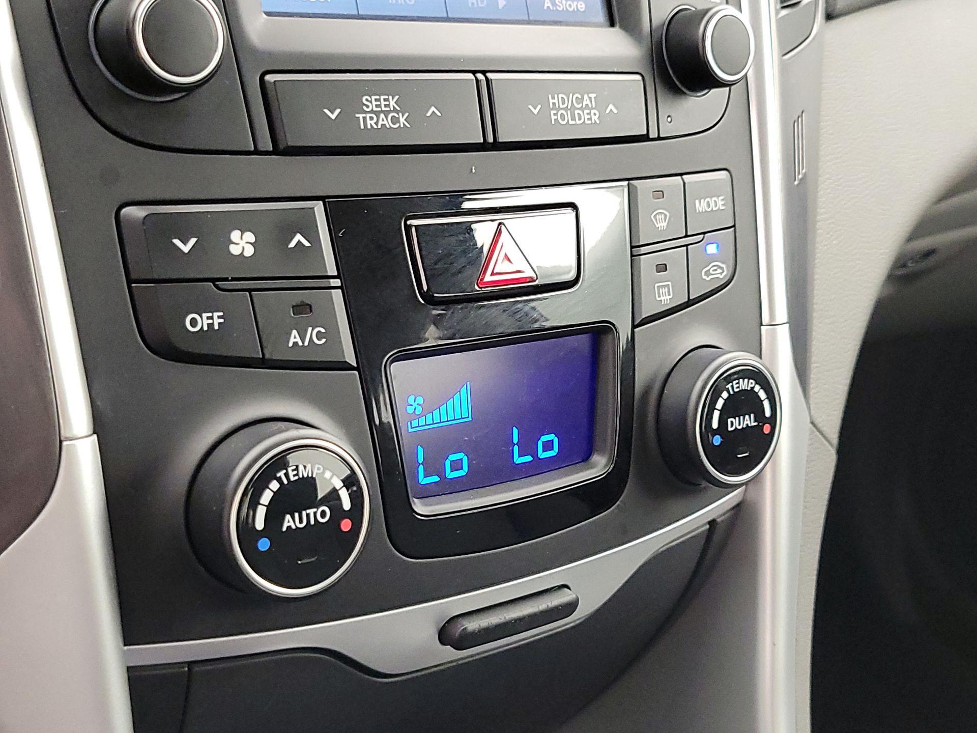 Thumbnail: 2015 Hyundai Sonata - 16