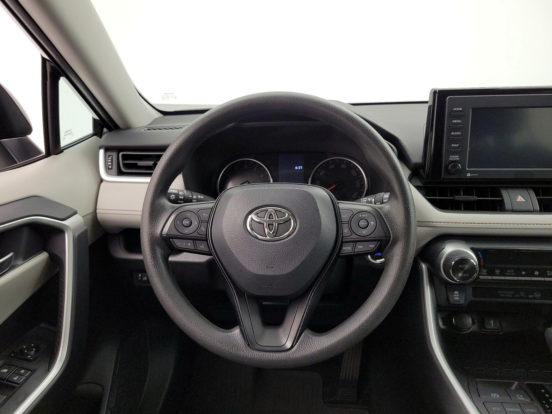 Thumbnail: 2021 Toyota RAV4 - 10