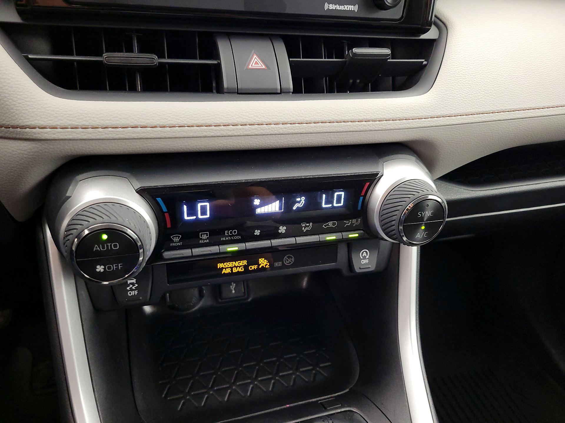 Thumbnail: 2021 Toyota RAV4 - 16