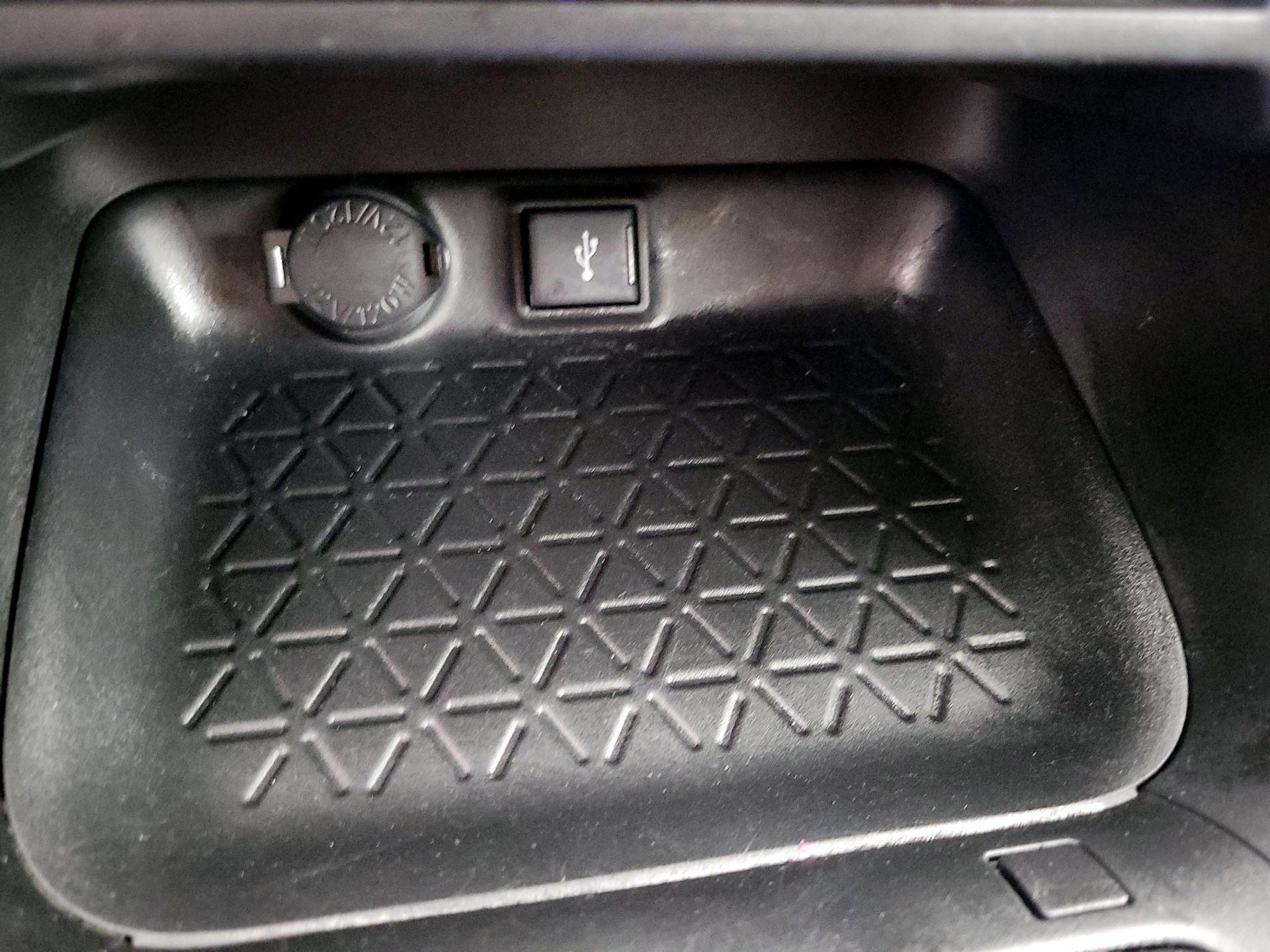 Thumbnail: 2021 Toyota RAV4 - 18