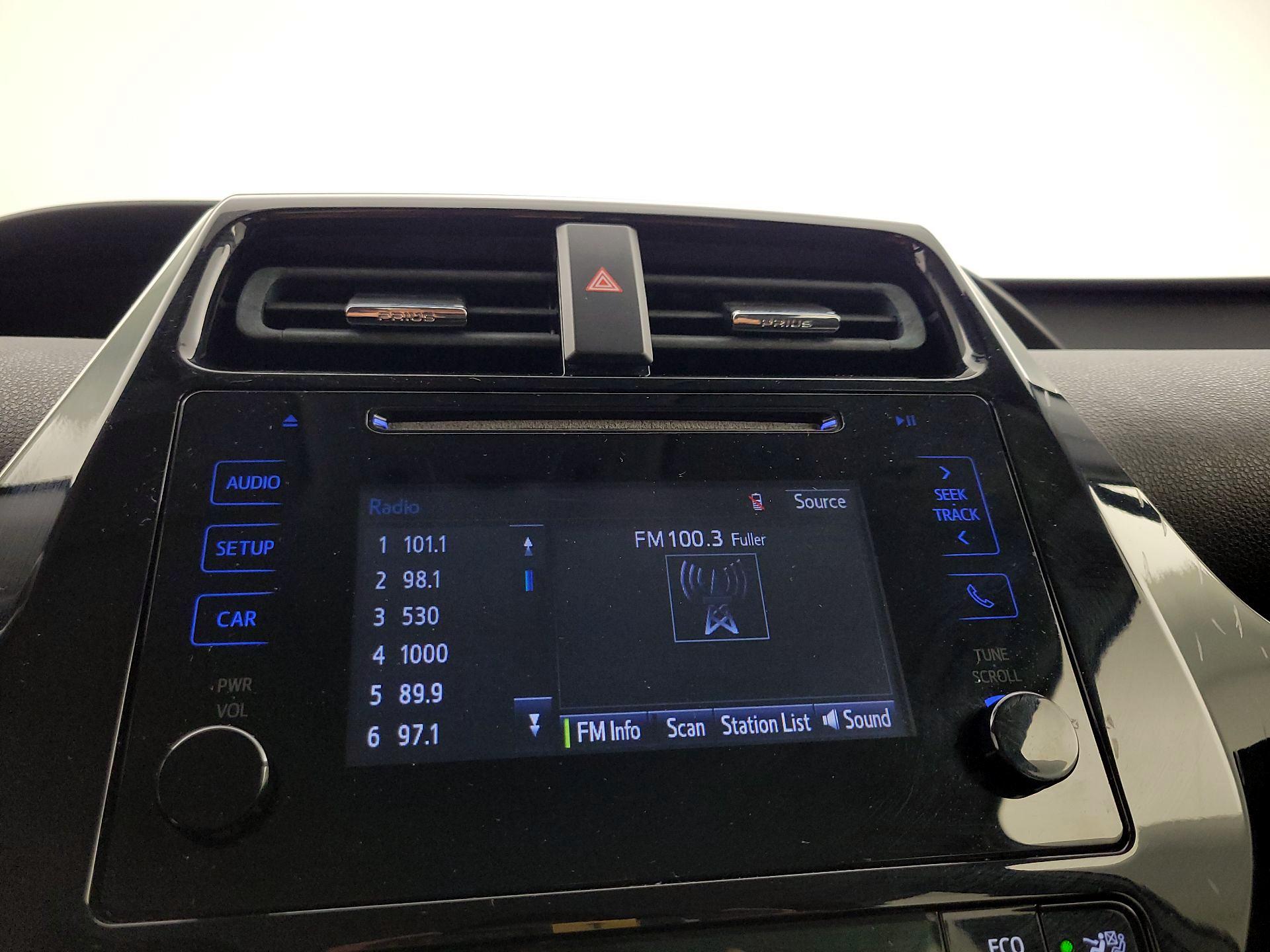 Thumbnail: 2016 Toyota Prius - 15