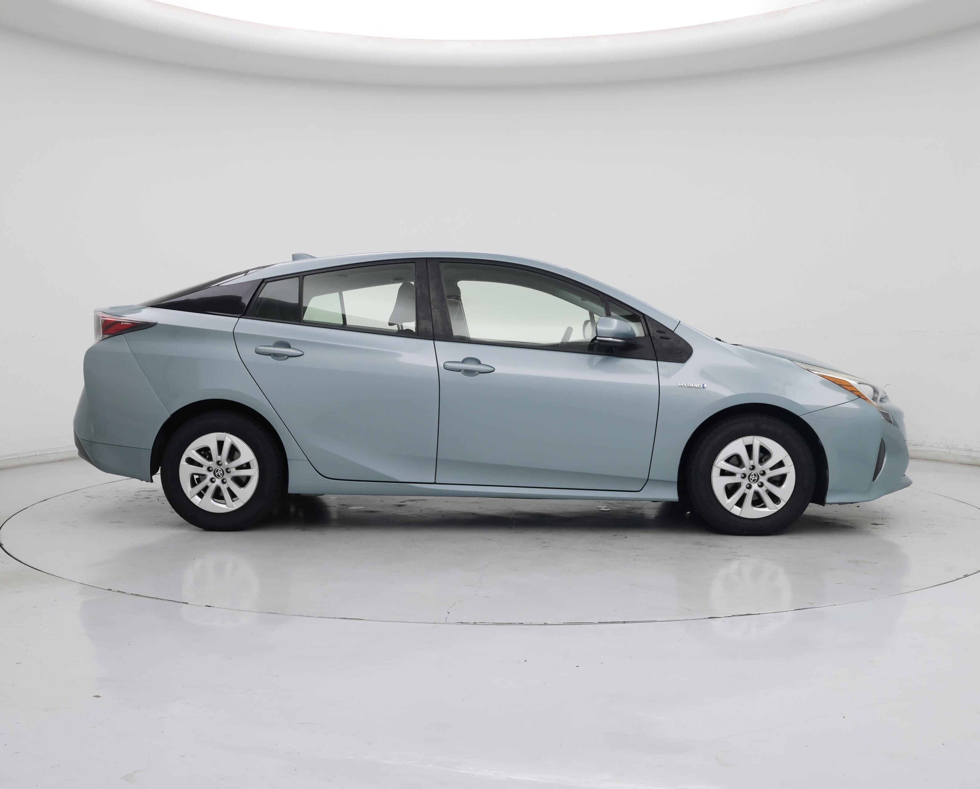 Thumbnail: 2016 Toyota Prius - 7