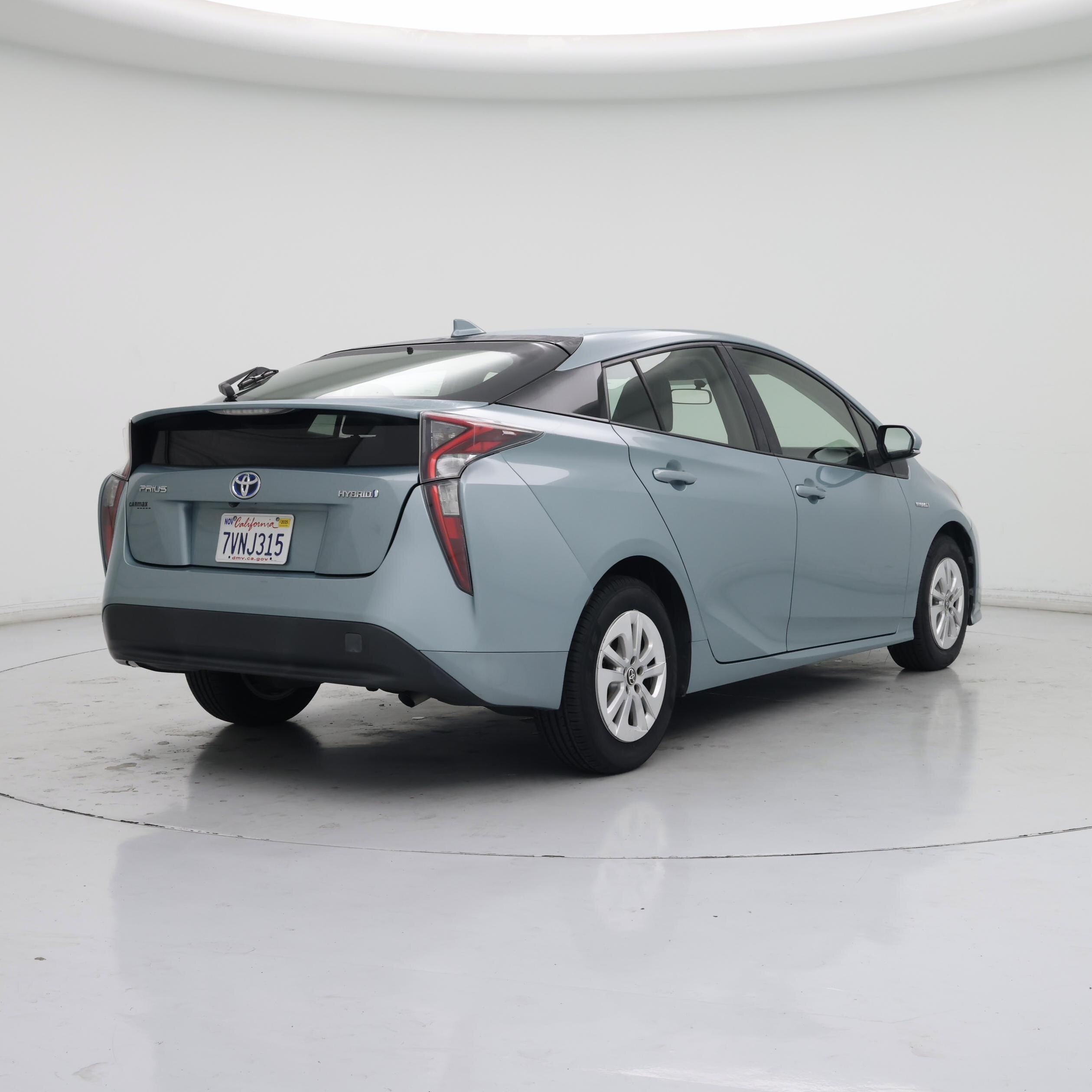 Thumbnail: 2016 Toyota Prius - 8