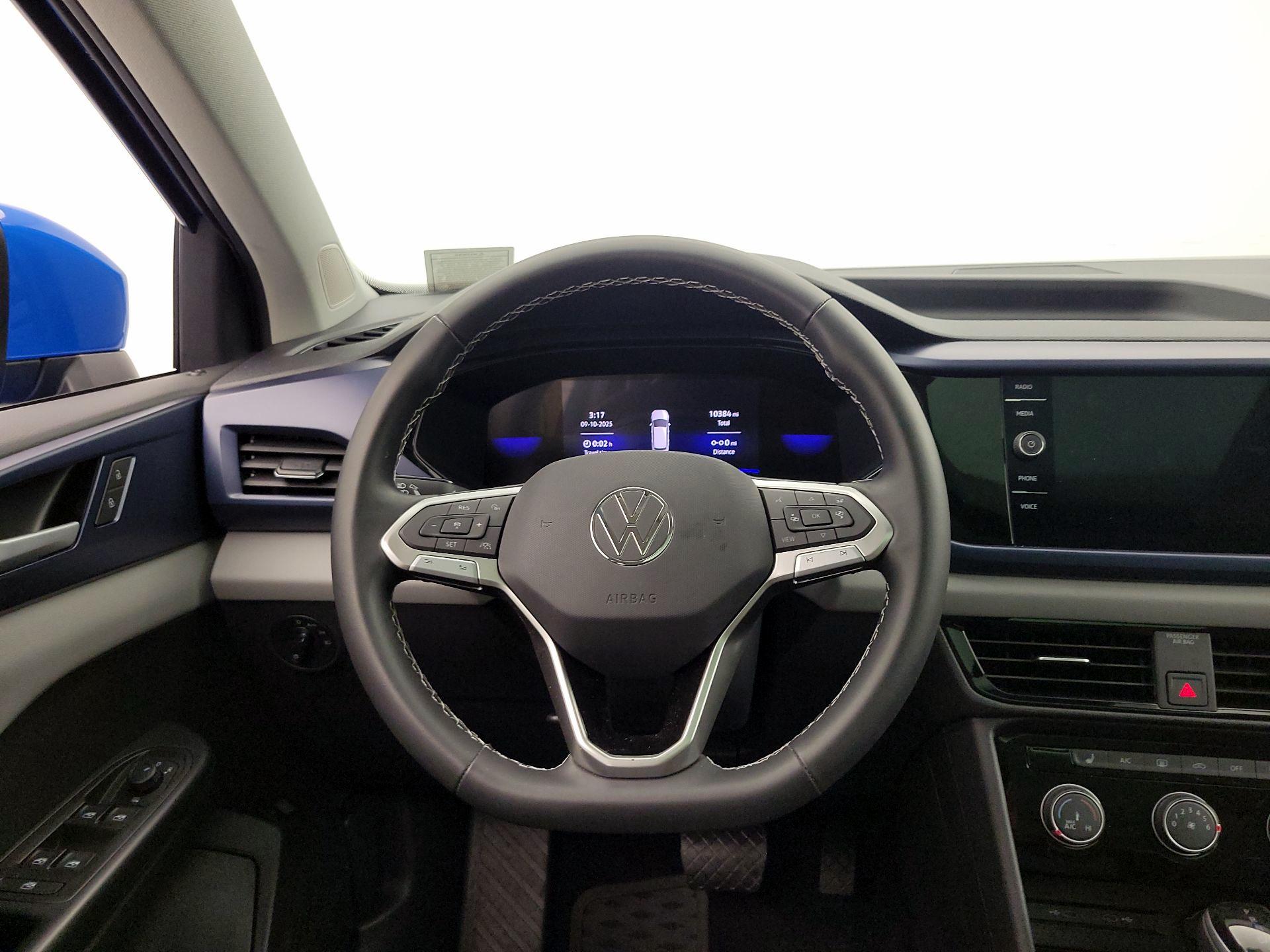 Thumbnail: 2023 Volkswagen Taos - 10