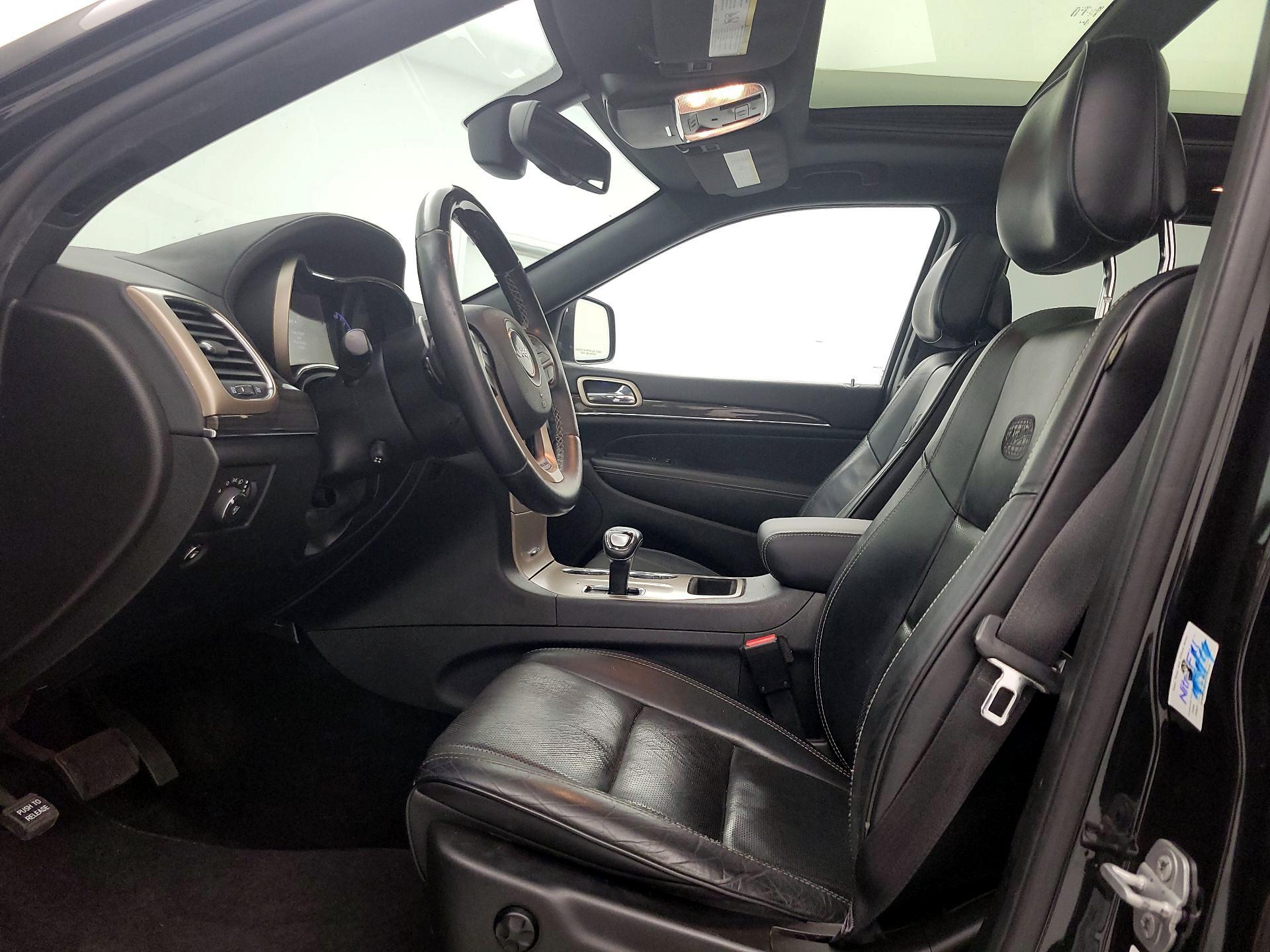 Thumbnail: 2015 Jeep Grand Cherokee - 11