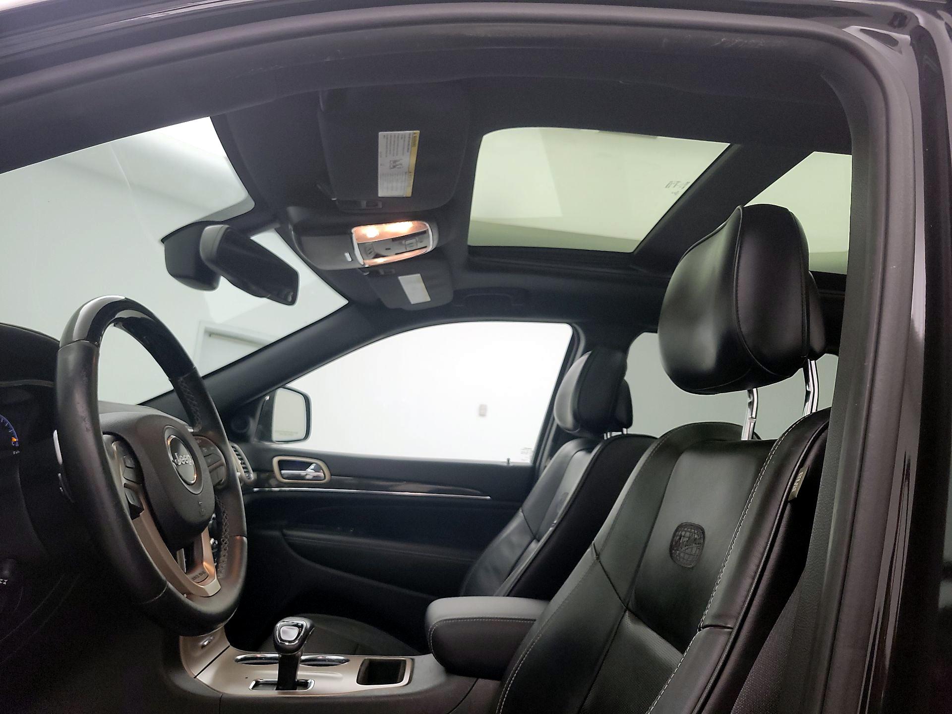 Thumbnail: 2015 Jeep Grand Cherokee - 20