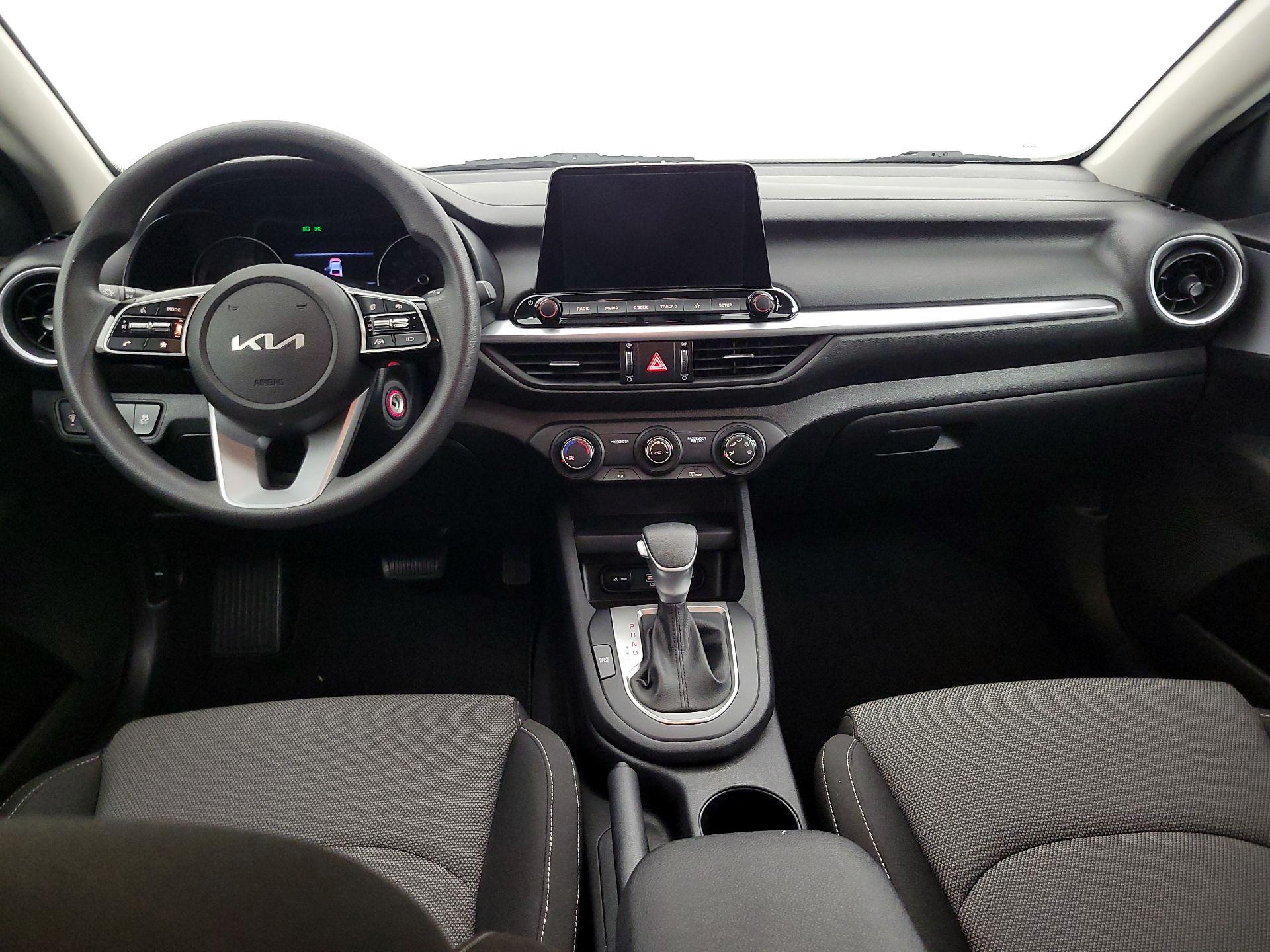 Thumbnail: 2023 Kia Forte - 9