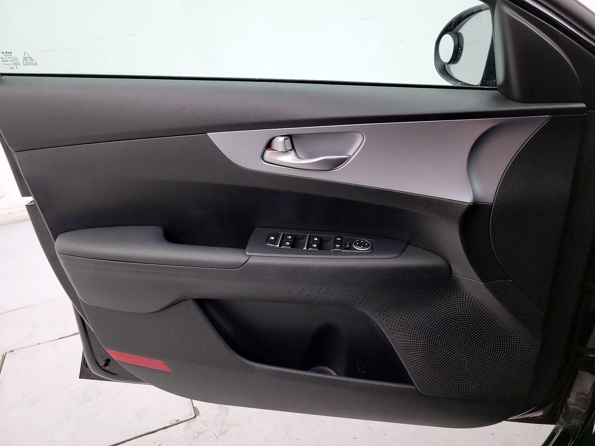 Thumbnail: 2023 Kia Forte - 12