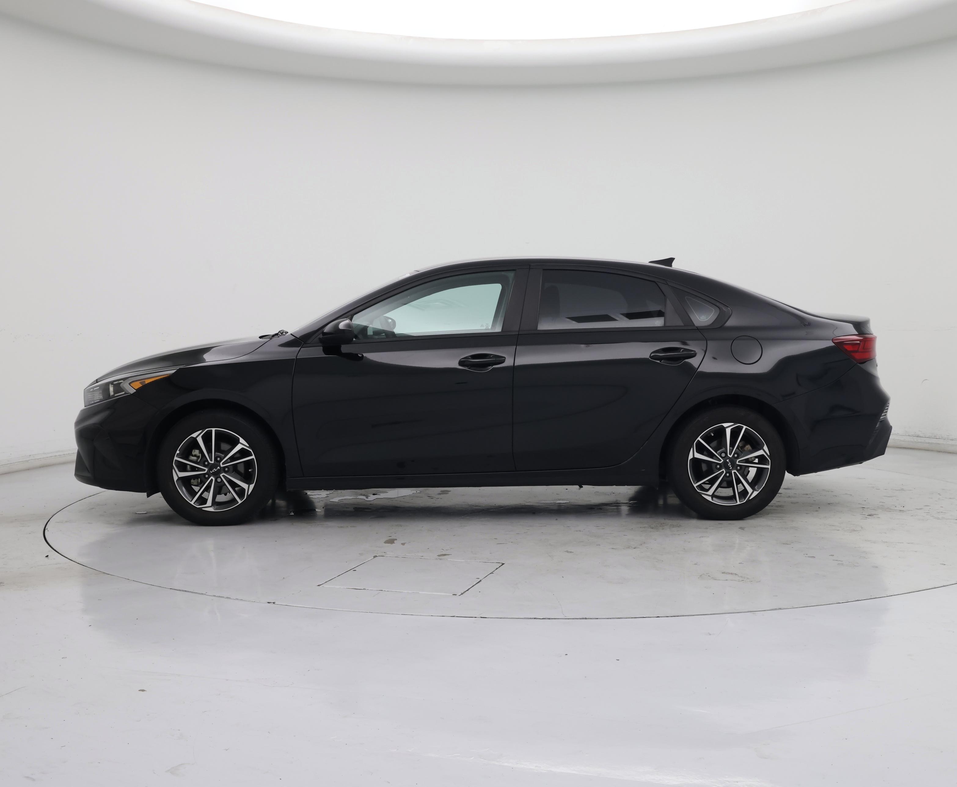 Thumbnail: 2023 Kia Forte - 3