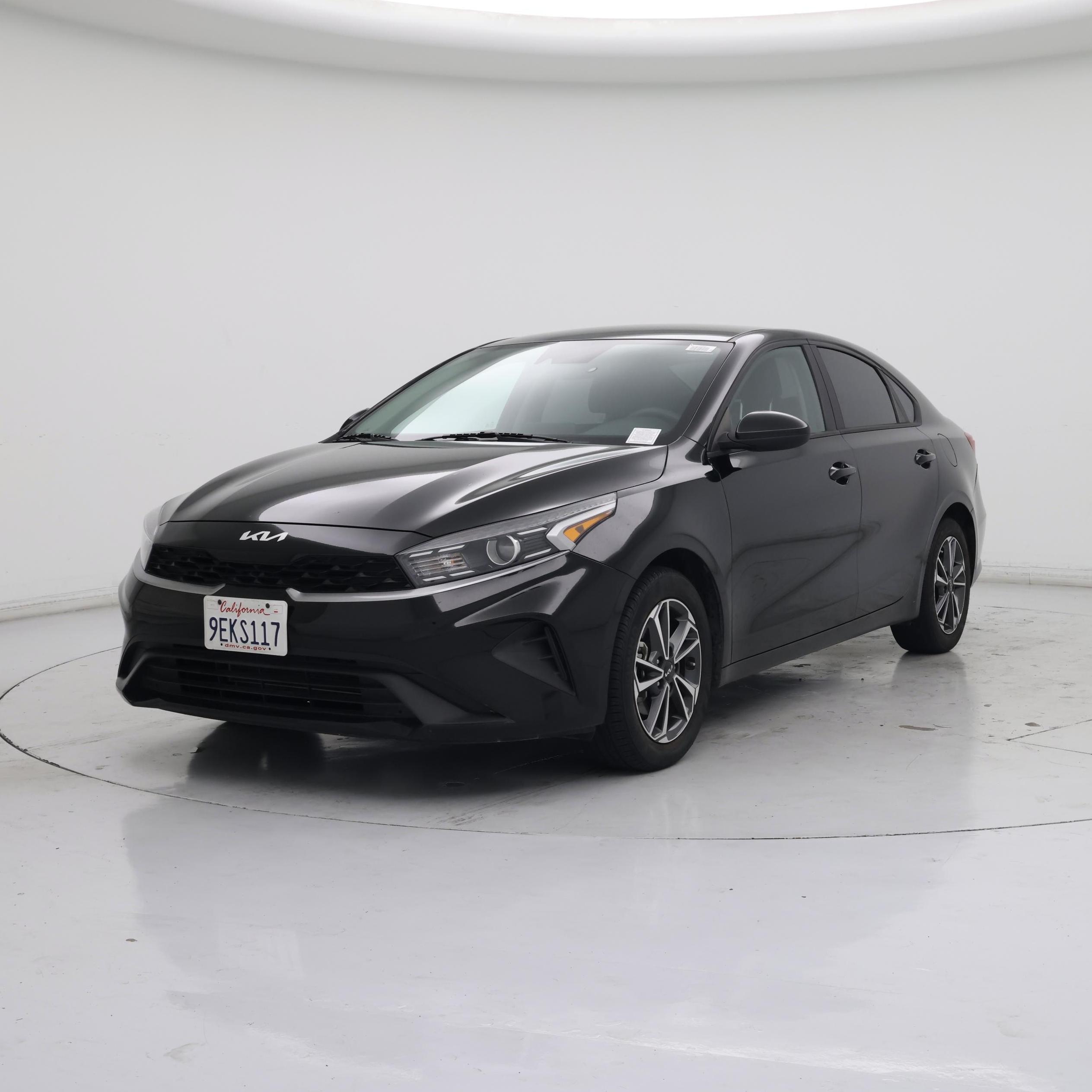 Thumbnail: 2023 Kia Forte - 4