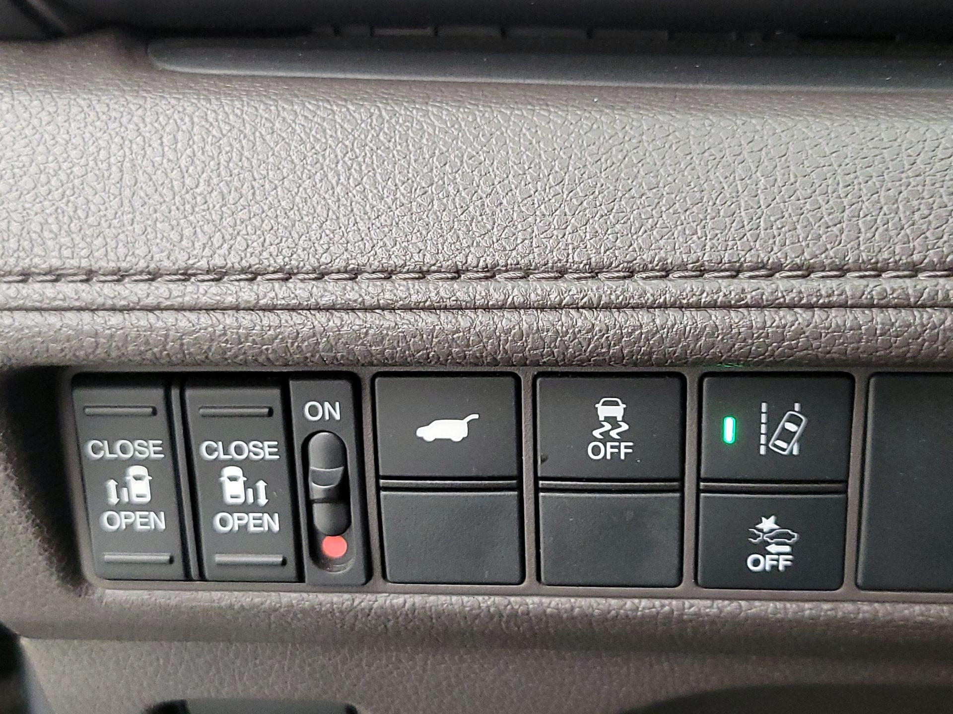 Thumbnail: 2019 Honda Odyssey - 13
