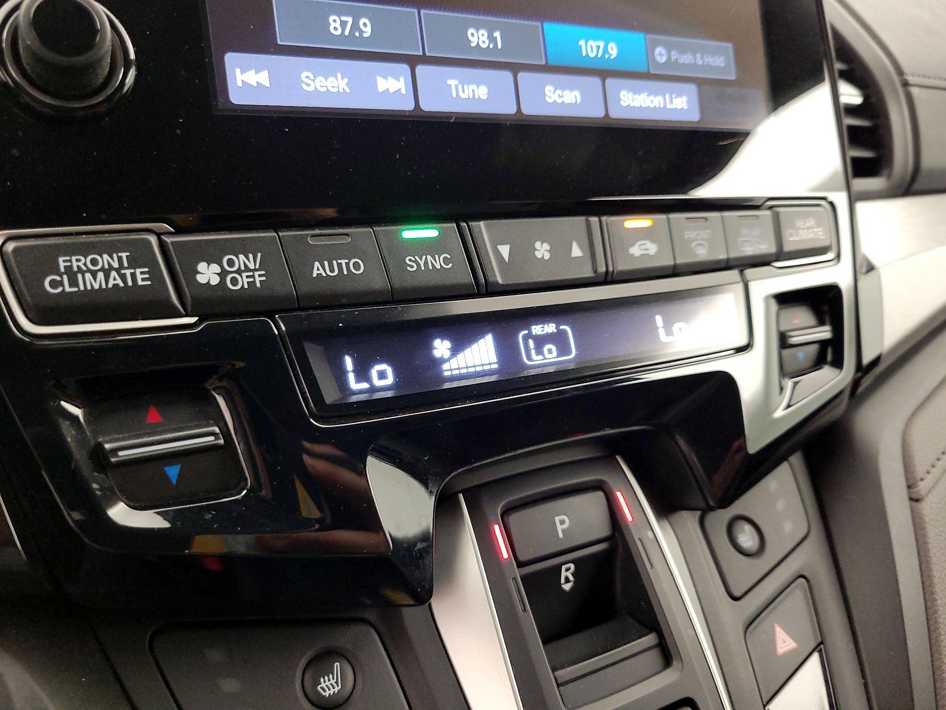Thumbnail: 2019 Honda Odyssey - 16